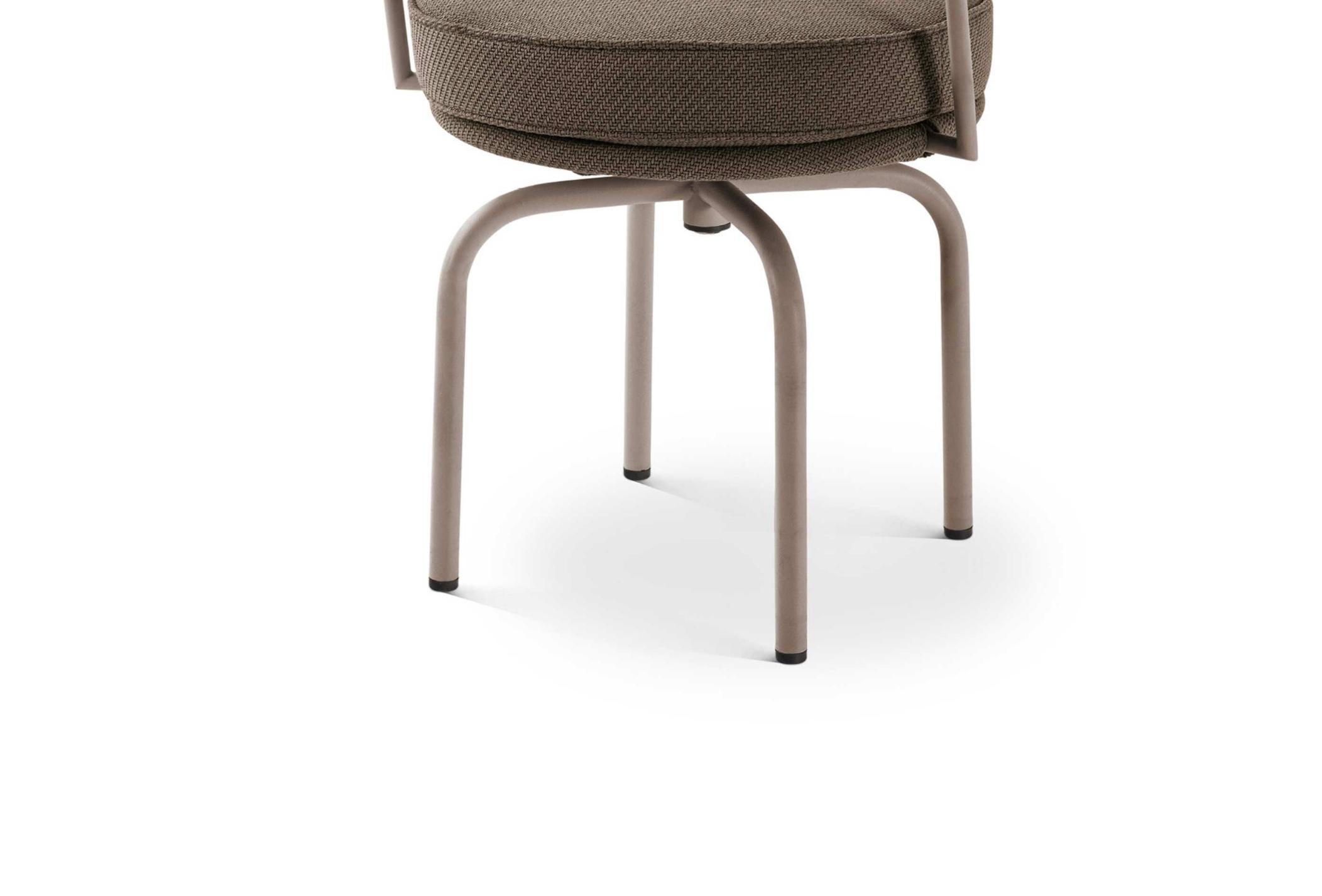Tournant à 7 Fauteuils de Charlotte Perriand, Extérieur pour Cassina Neuf - En vente à Barcelona, Barcelona