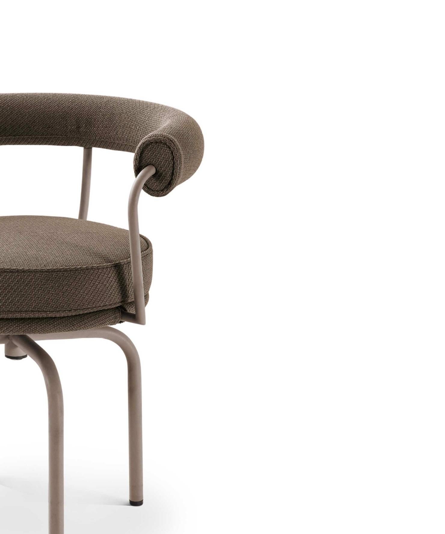 XXIe siècle et contemporain Tournant à 7 Fauteuils de Charlotte Perriand, Extérieur pour Cassina en vente