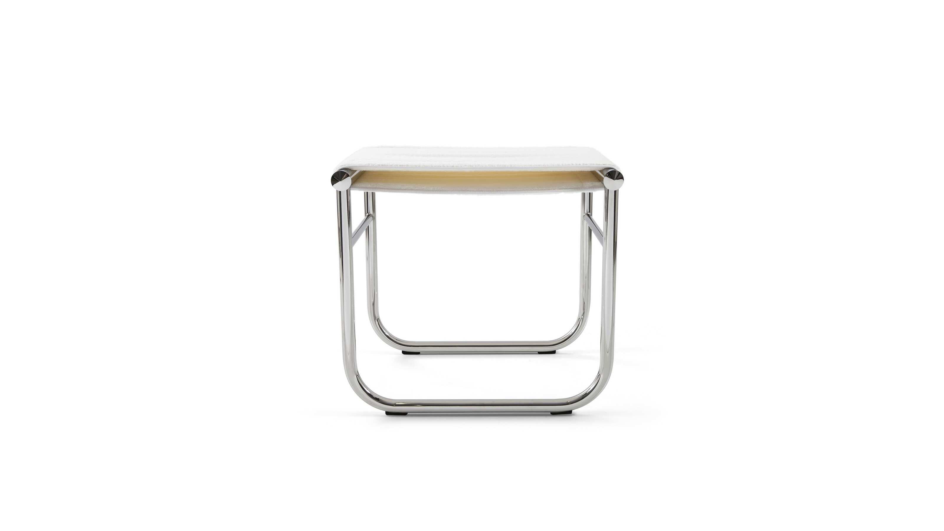 Charlotte Perriand 9 Tabouret de Sale de Bains für Cassina im Zustand „Neu“ im Angebot in Barcelona, Barcelona