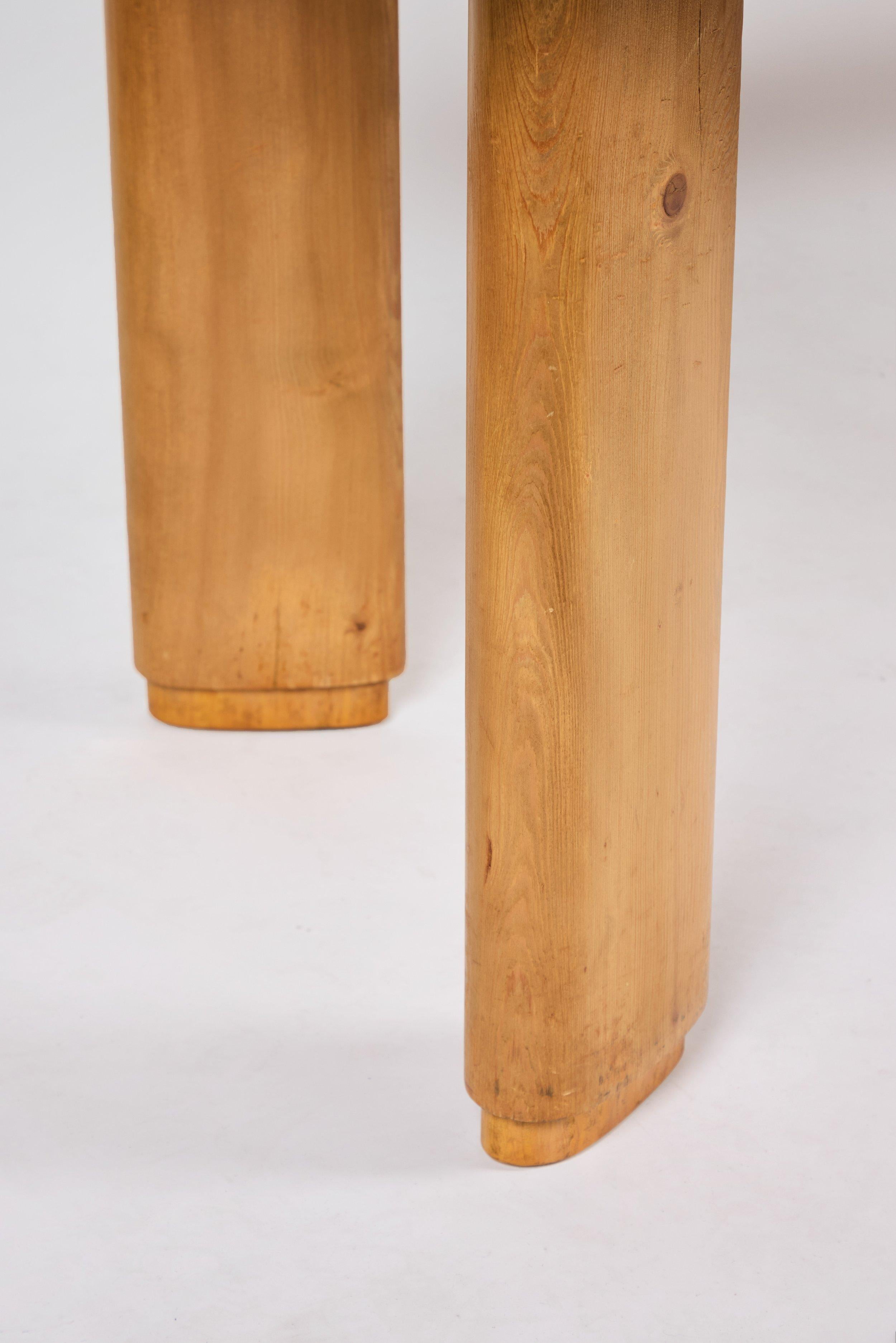 Milieu du XXe siècle Table de salle à manger « a gorges » de Charlotte Perriand, 1958 en vente