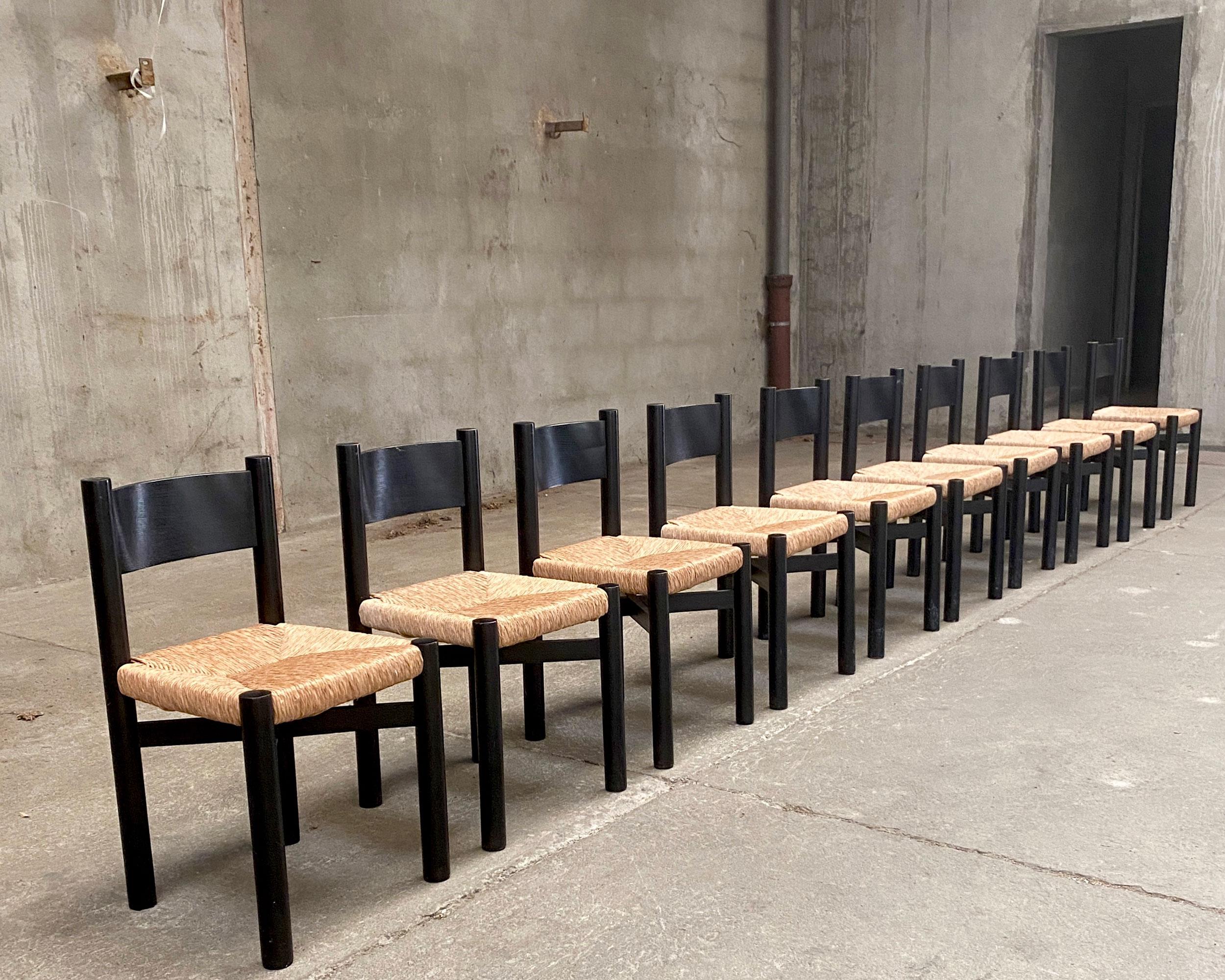 Mid-Century Modern Charlotte Perriand un ensemble de 10 chaises Méribel