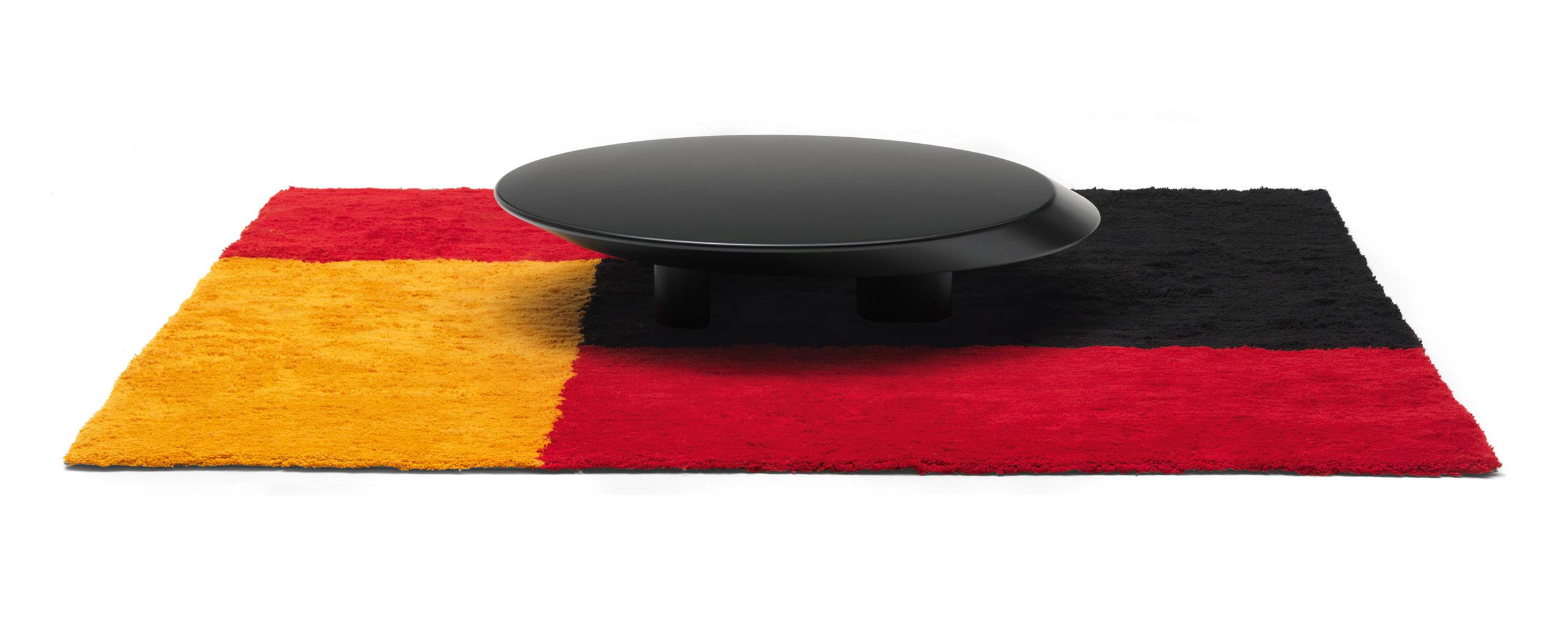 Charlotte Perriand, niedriger Accordo-Tisch, braun lackiertes Holz von Cassina im Angebot 1