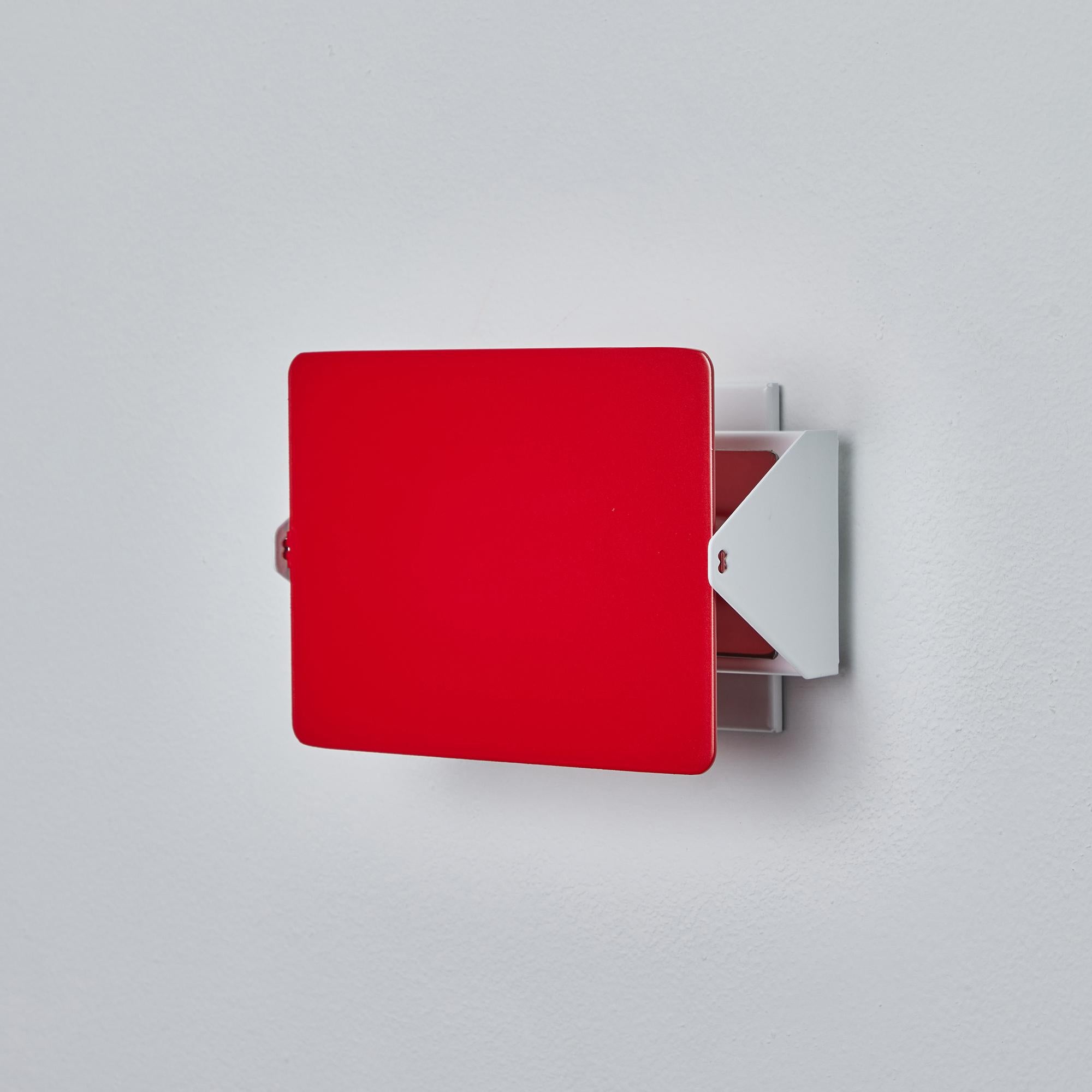 Mid-Century Modern Charlotte Perriand 'Applique à Volet Pivotant' Wall Light in Red for Nemo For Sale