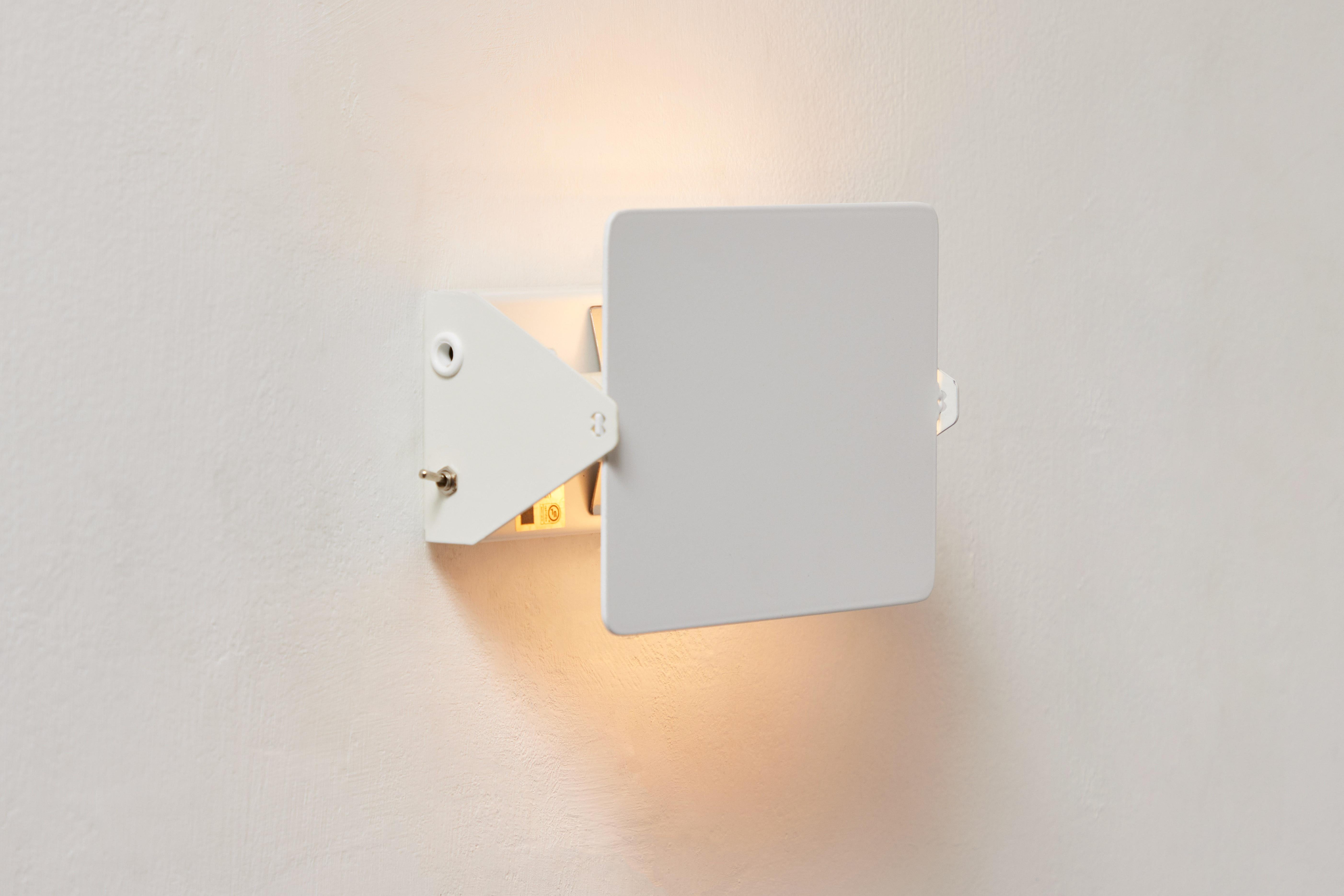 Charlotte Perriand 'Applique À Volet Pivotant' Wall Light in All White for Nemo For Sale 2