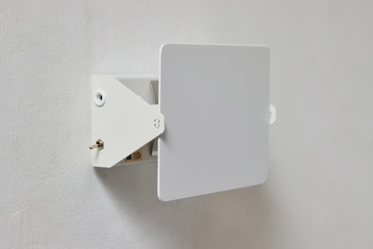 Charlotte Perriand 'Applique à Volet Pivotant' Wall Light in All White For Sale 1