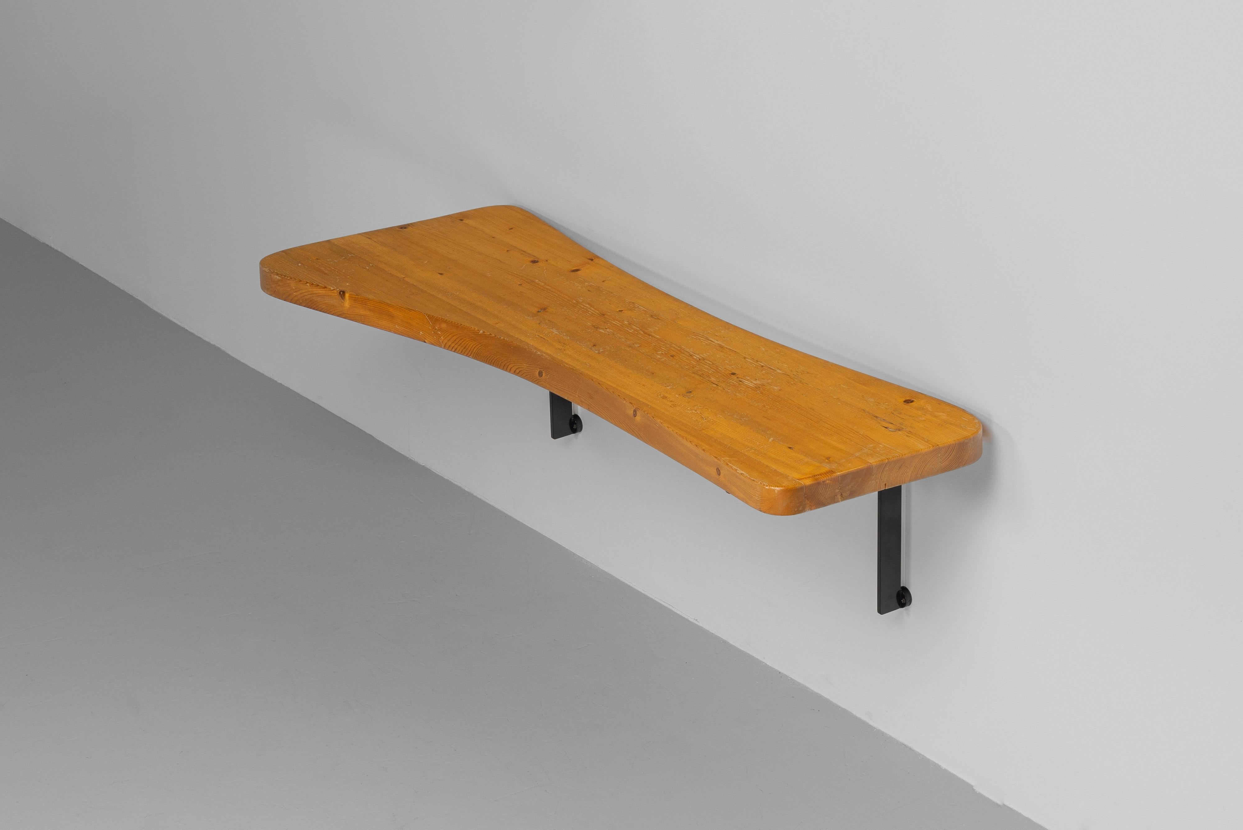 Francese Charlotte Perriand console da bar Les Arcs 1800 Francia 1973 in vendita