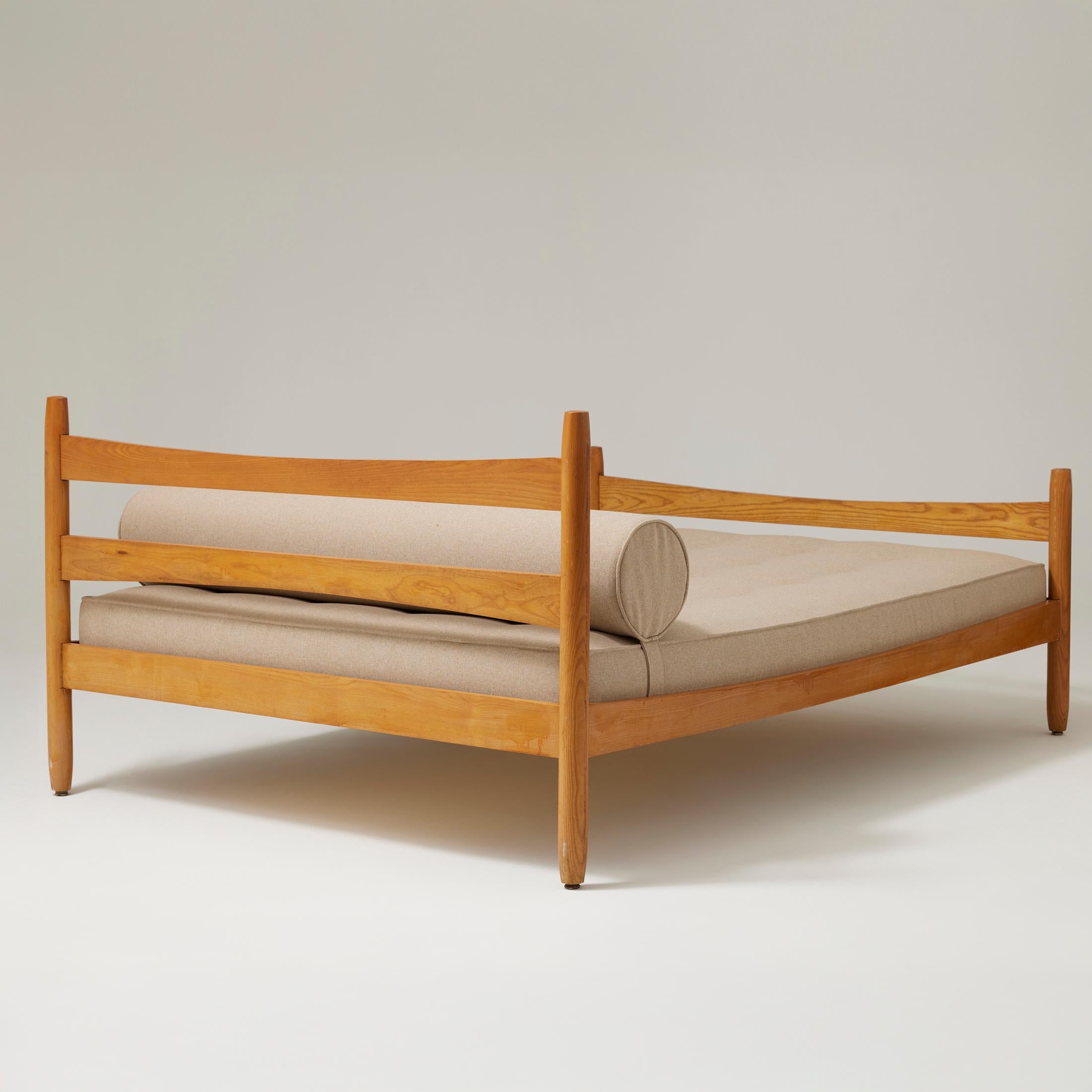 Charlotte Perriand Bed for Meribel, circa 1950 For Sale 9