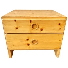 Table de chevet Charlotte Perriand pour Les Arcs