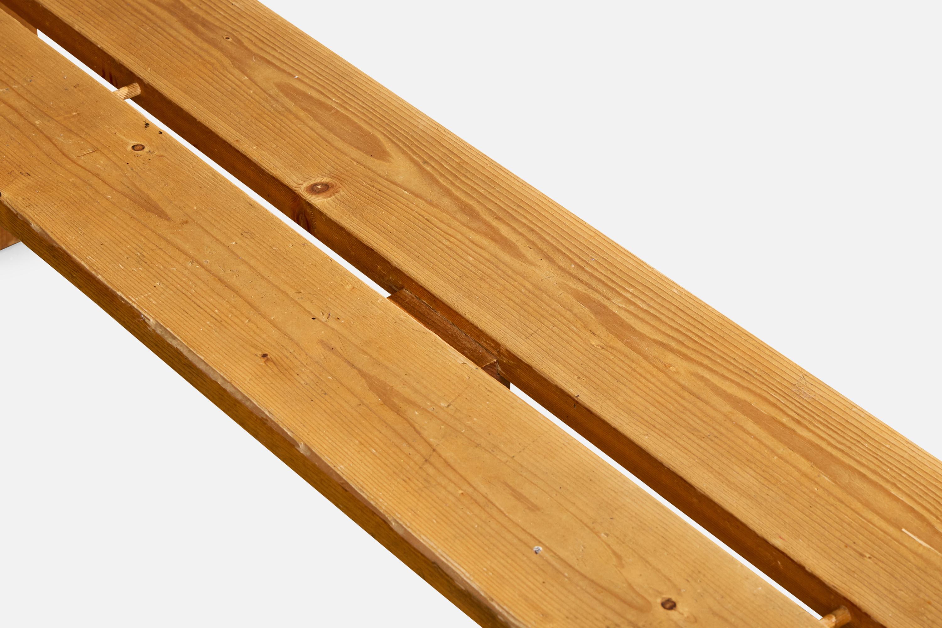 Milieu du XXe siècle Charlotte Perriand, banc, pin, France, années 1960 en vente
