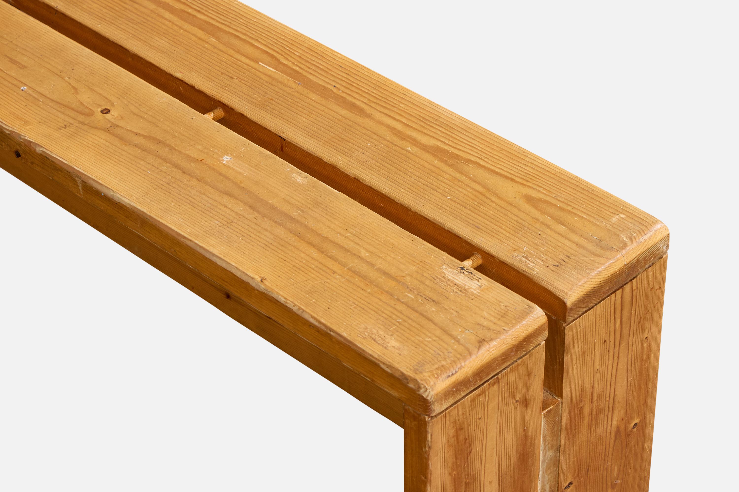 Pin Charlotte Perriand, banc, pin, France, années 1960 en vente