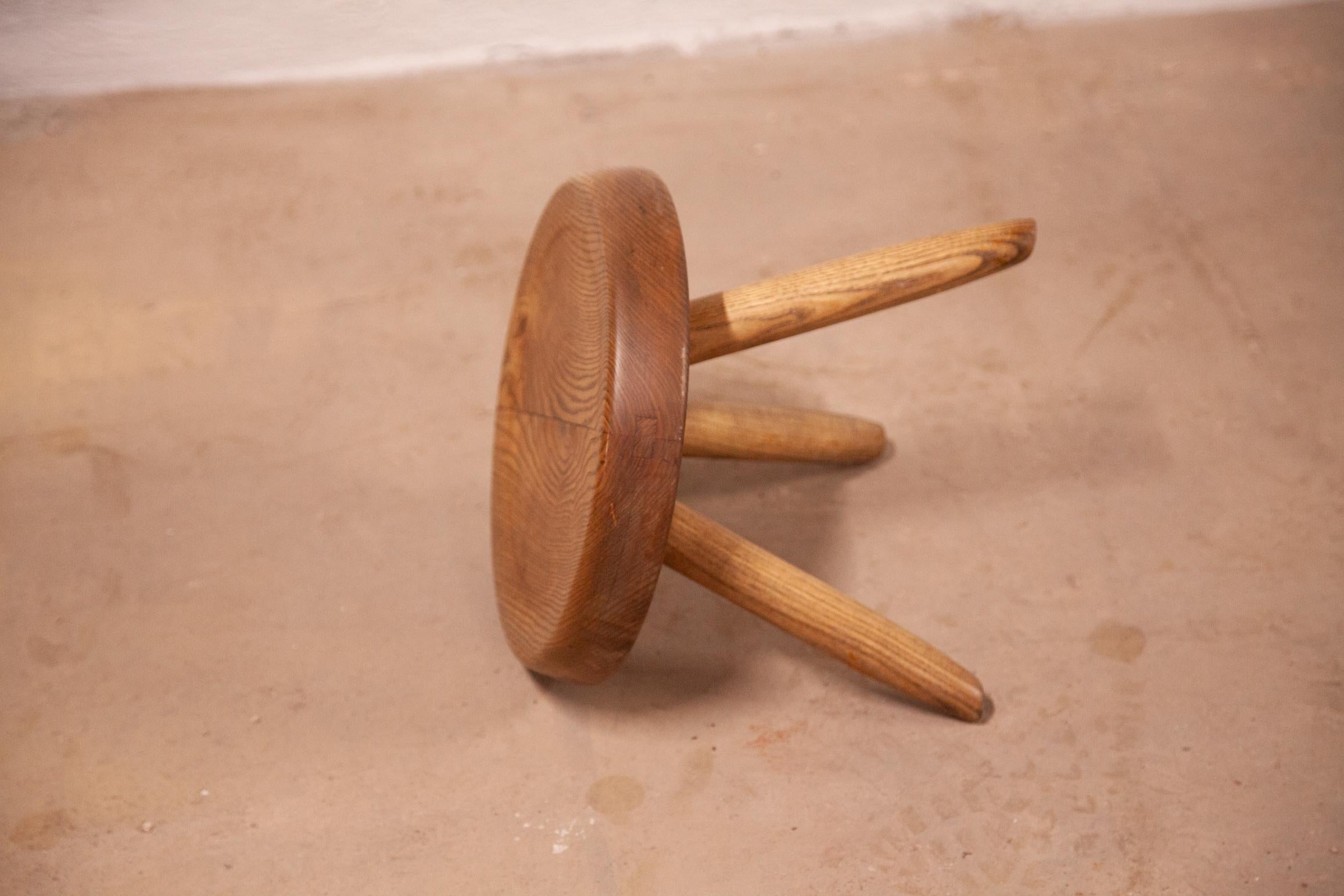 Charlotte Perriand Taburete bajo Berger Roble en venta