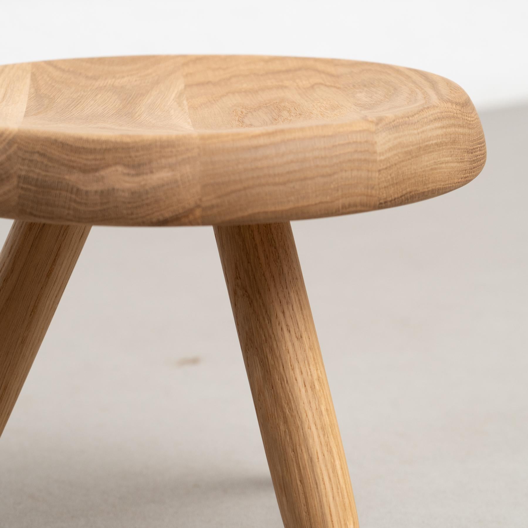 Charlotte Perriand Berger-Holzhocker für Cassina im Angebot 4