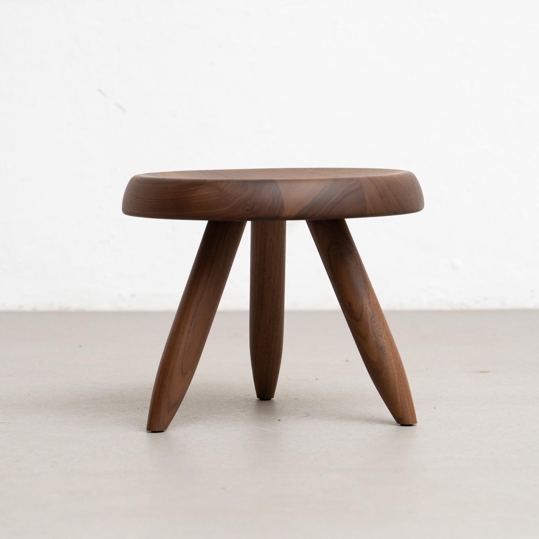 Charlotte Perriand Berger-Holzhocker für Cassina im Zustand „Neu“ im Angebot in Barcelona, Barcelona