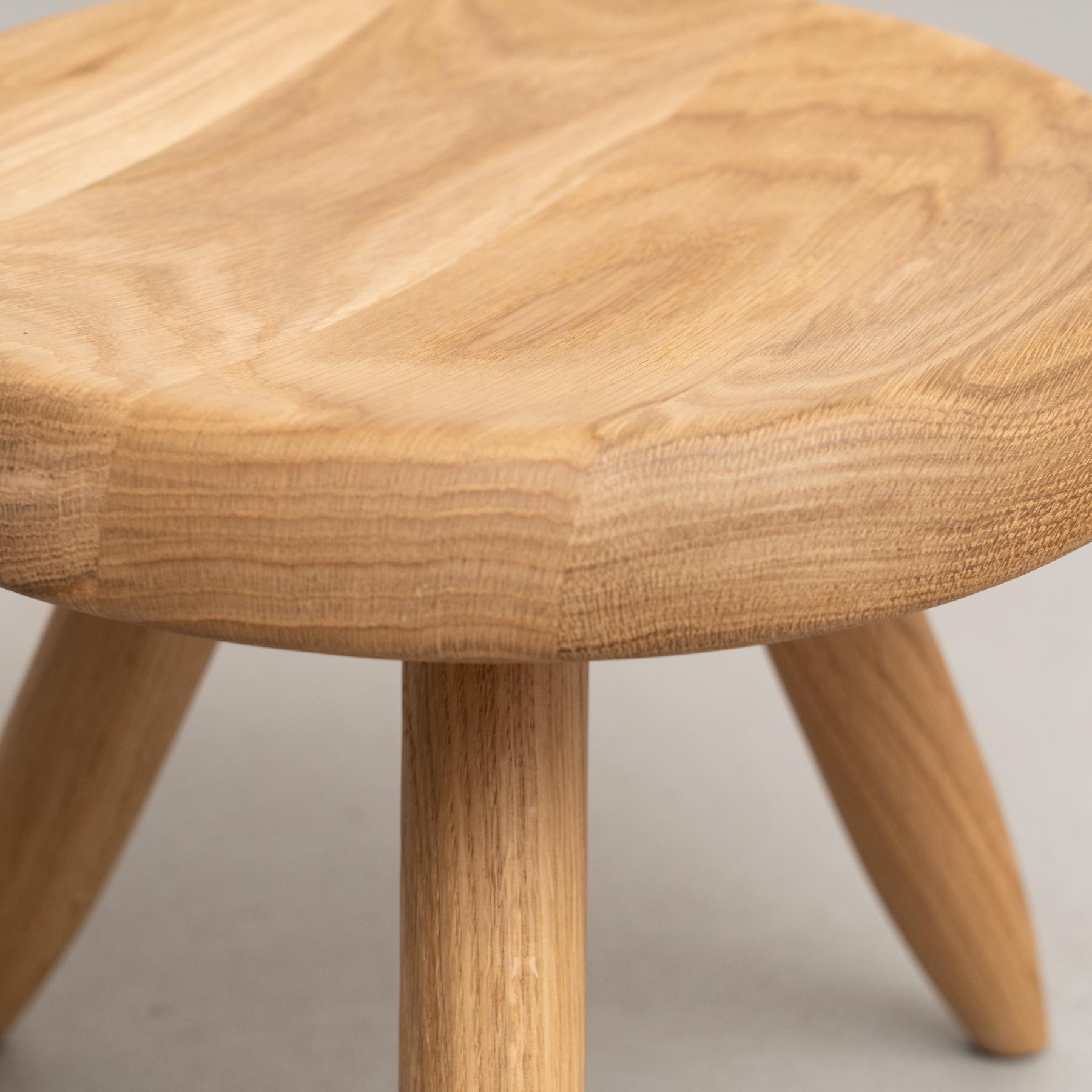 Charlotte Perriand Berger-Holzhocker für Cassina (21. Jahrhundert und zeitgenössisch) im Angebot