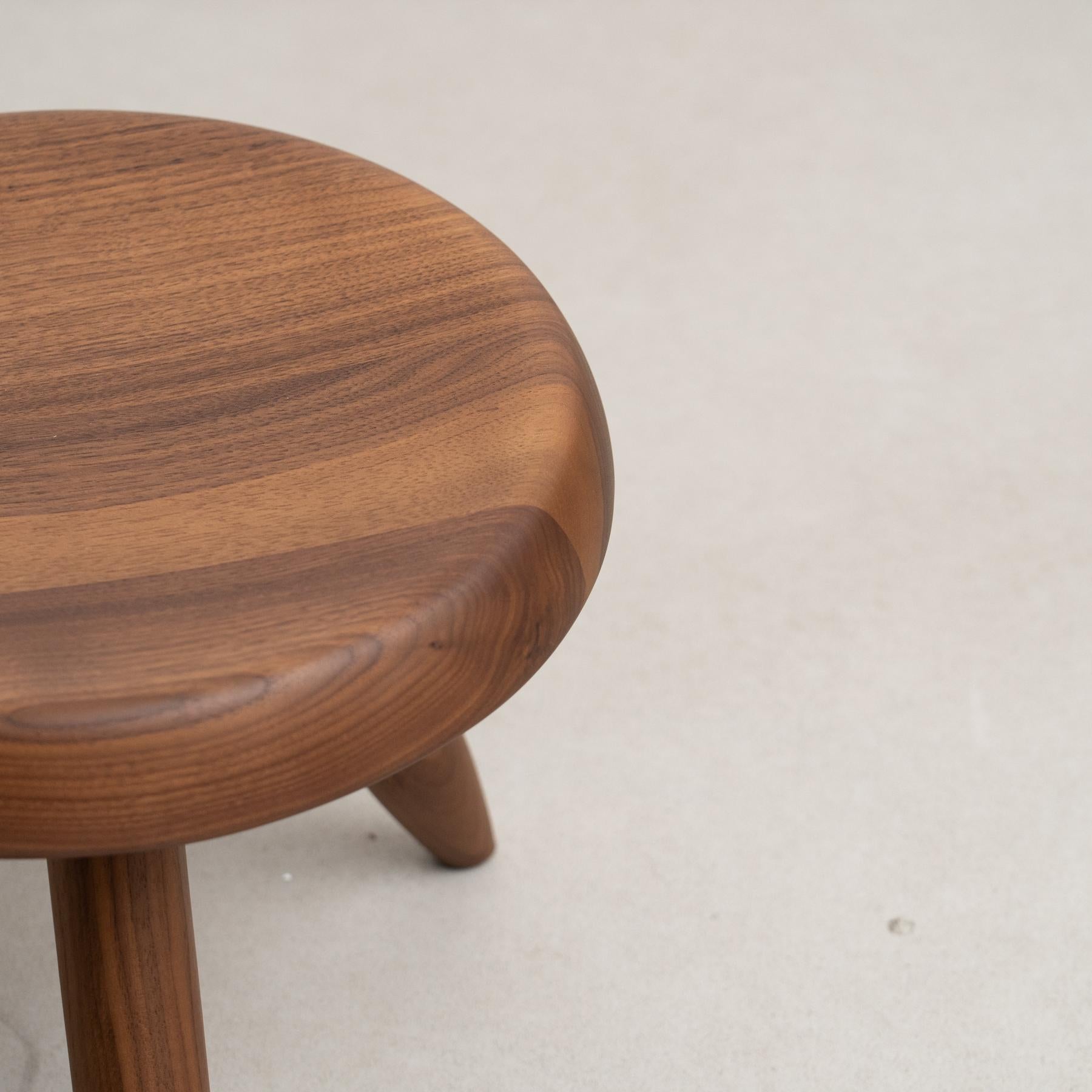 Charlotte Perriand Berger-Holzhocker für Cassina (Aluminium) im Angebot