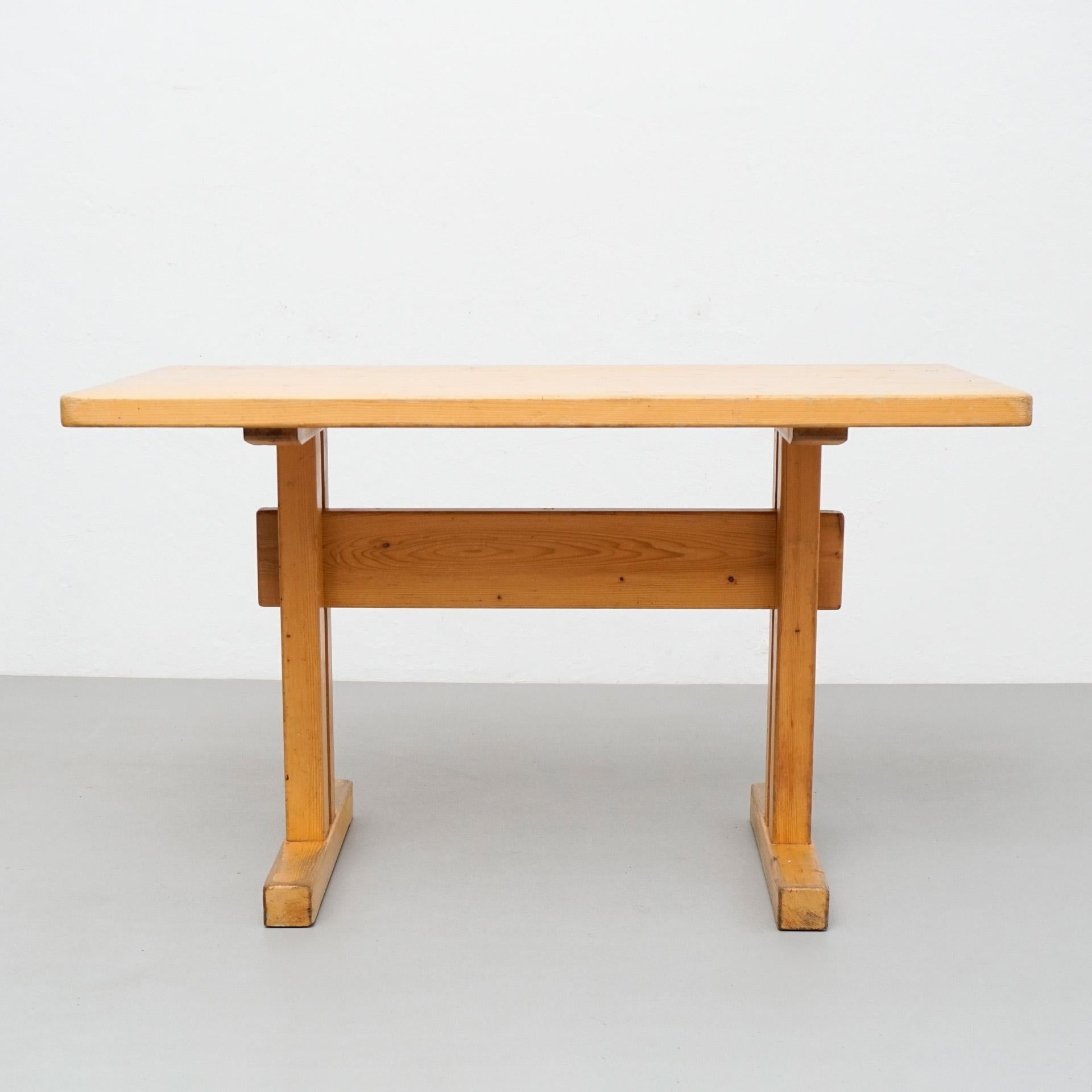 Charlotte Perriand Big Table and Two Benches for Les Arcs In Distressed Condition In Barcelona, Barcelona