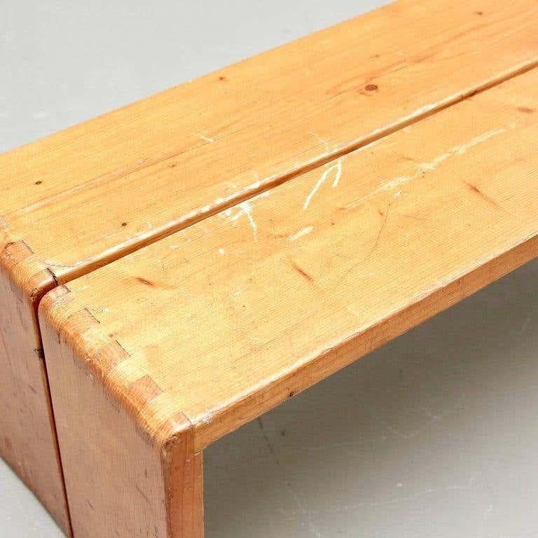 Bois Charlotte Perriand Grande table et deux bancs pour Les Arcs en vente