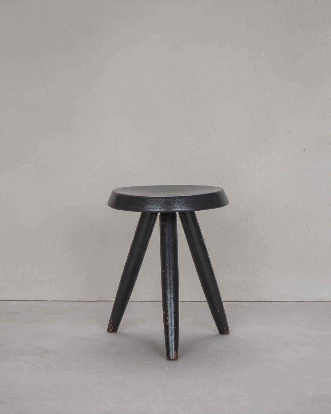Vintage Berger stool high - circa 1950s - Provenance private residence Paris, France.

The Berger high stool by Robert Sentou is a modern reinterpretation of the original Berger stool designed by Charlotte Perriand. Sentou was a French furniture