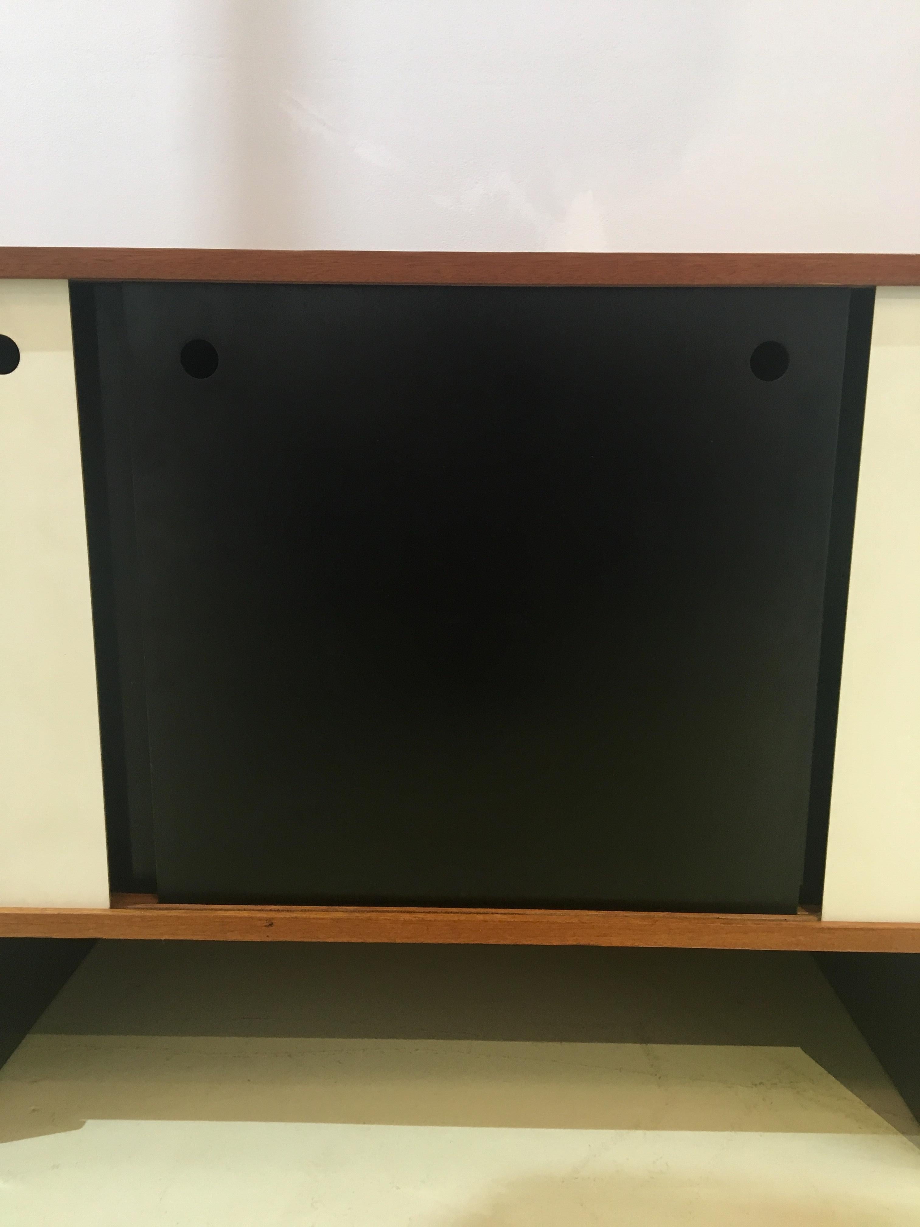 Acier Cabinet 