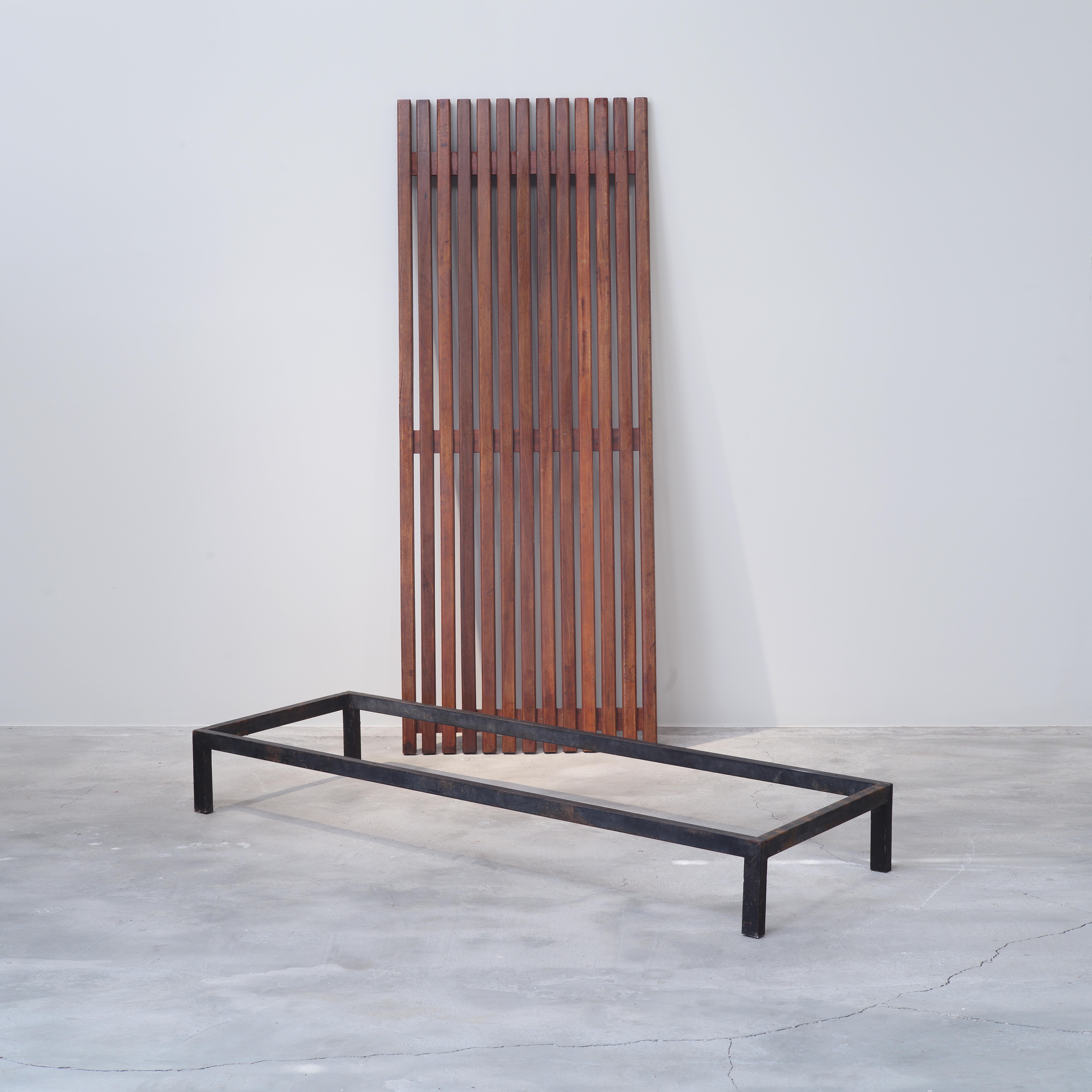 Fer Banc Cansado de Charlotte Perriand / The Moderns Modernity Paris, 1958 en vente