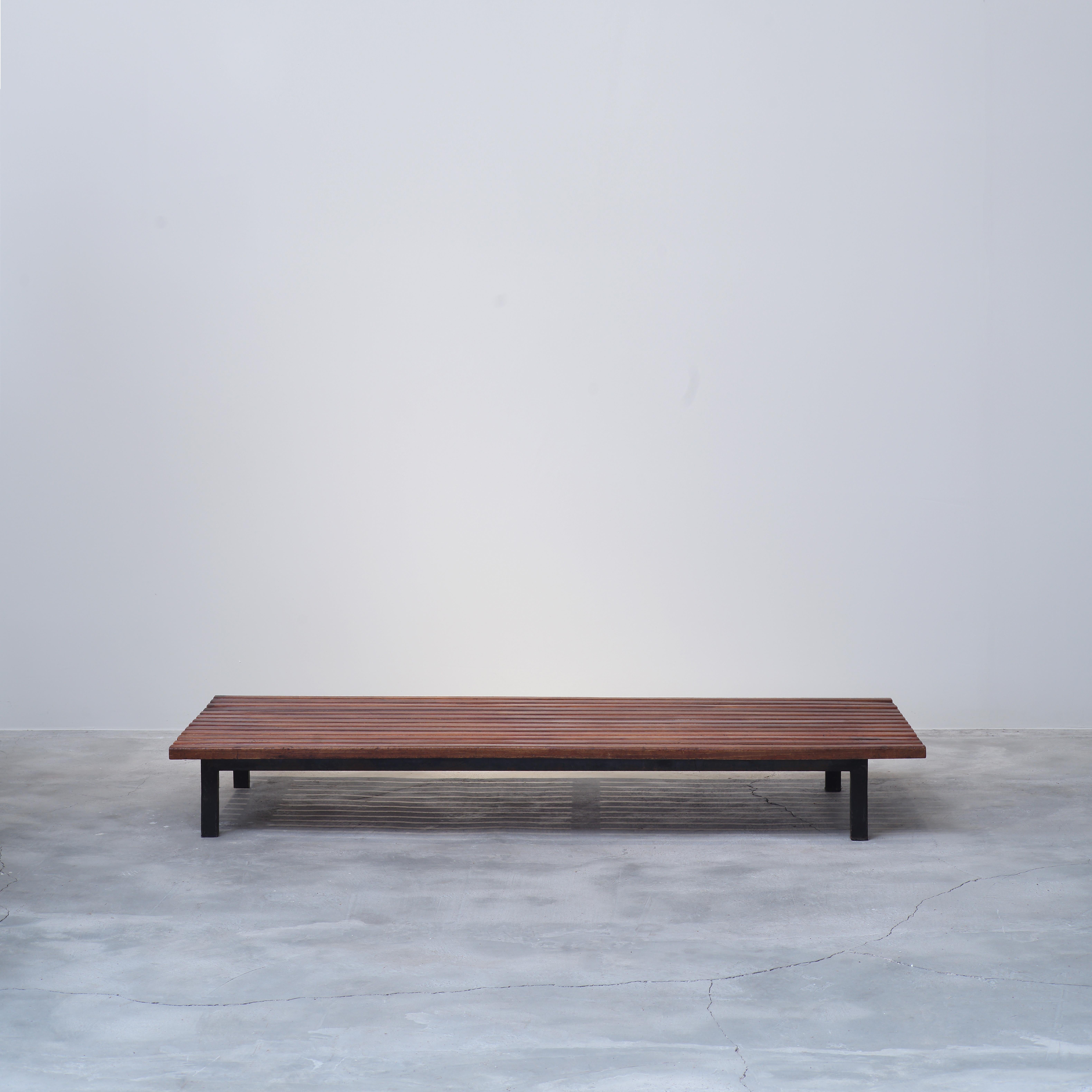 Mid-Century Modern Banc Cansado de Charlotte Perriand / The Moderns Modernity Paris, 1958 en vente