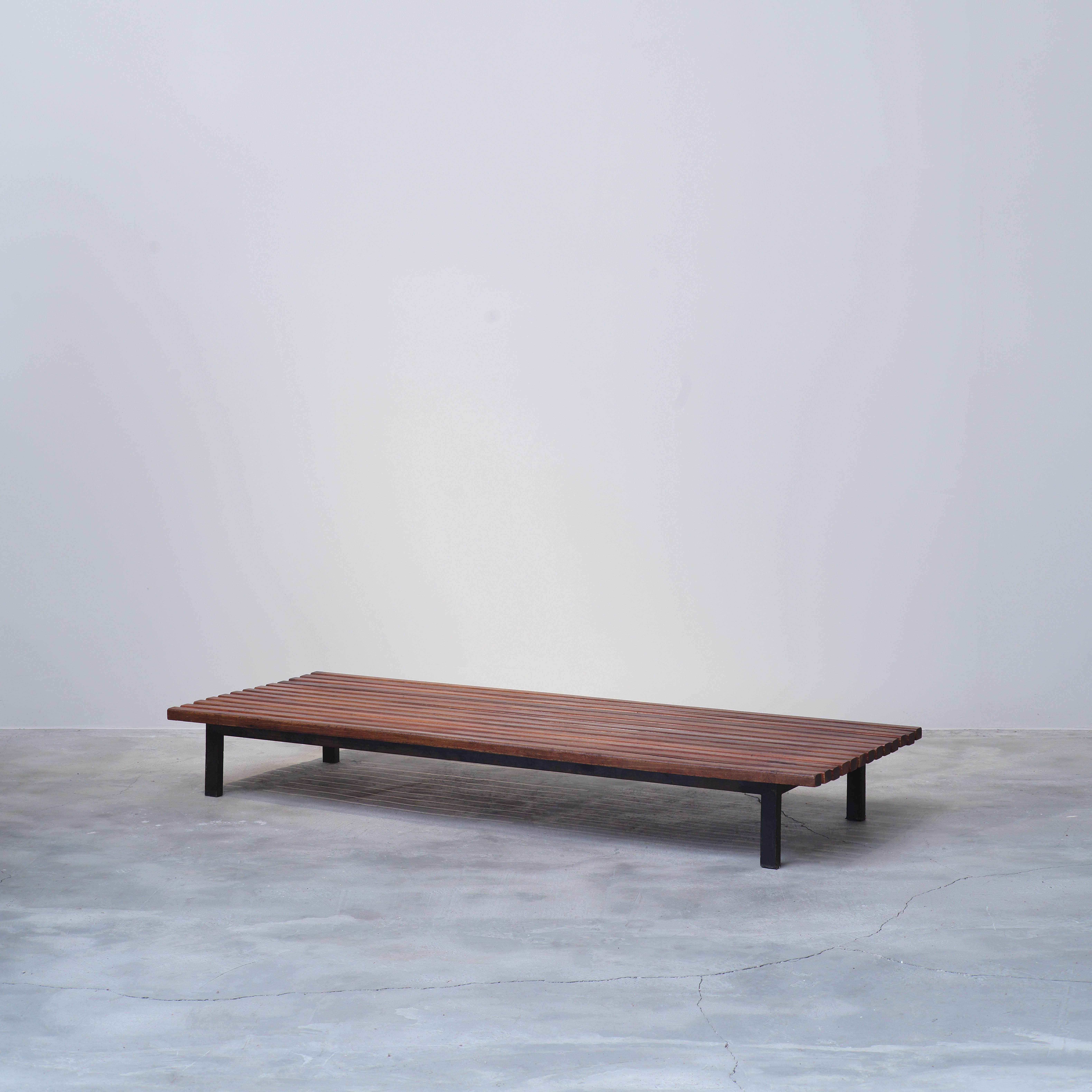 Français Banc Cansado de Charlotte Perriand / The Moderns Modernity Paris, 1958 en vente