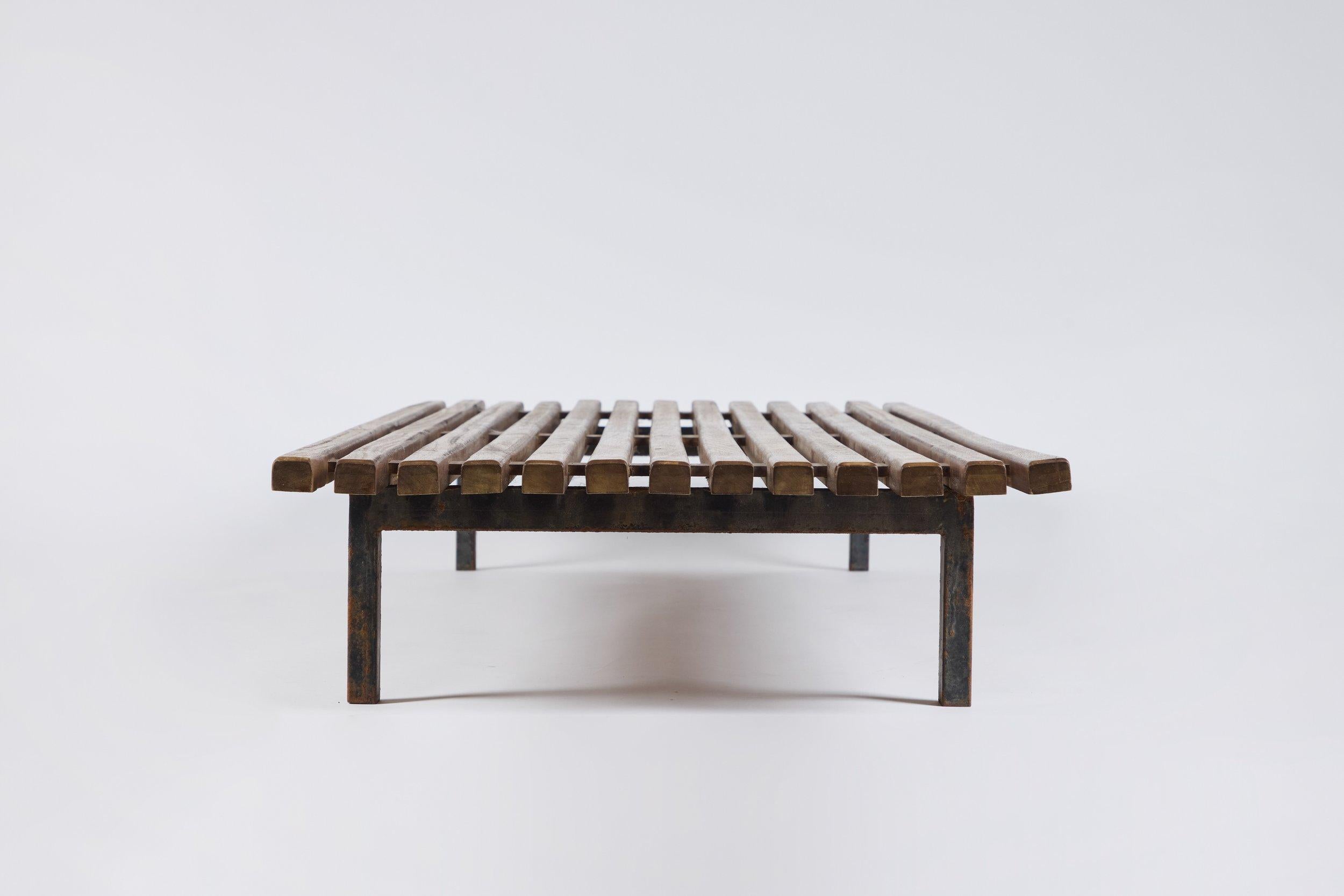 Charlotte Perriand Banc Cansado en vente 1
