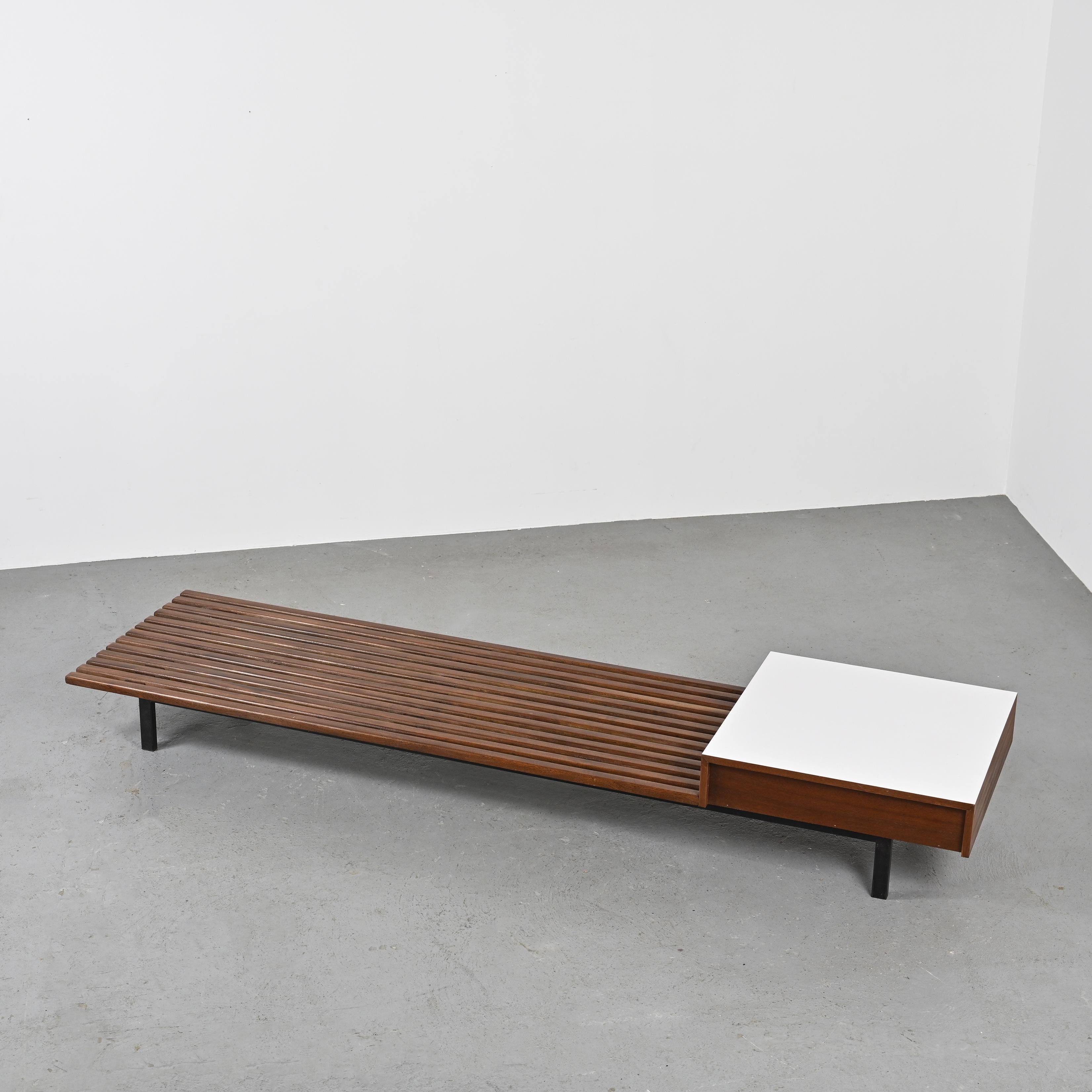Charlotte Perriand Banc Cansado avec tiroir Steph Simon 4