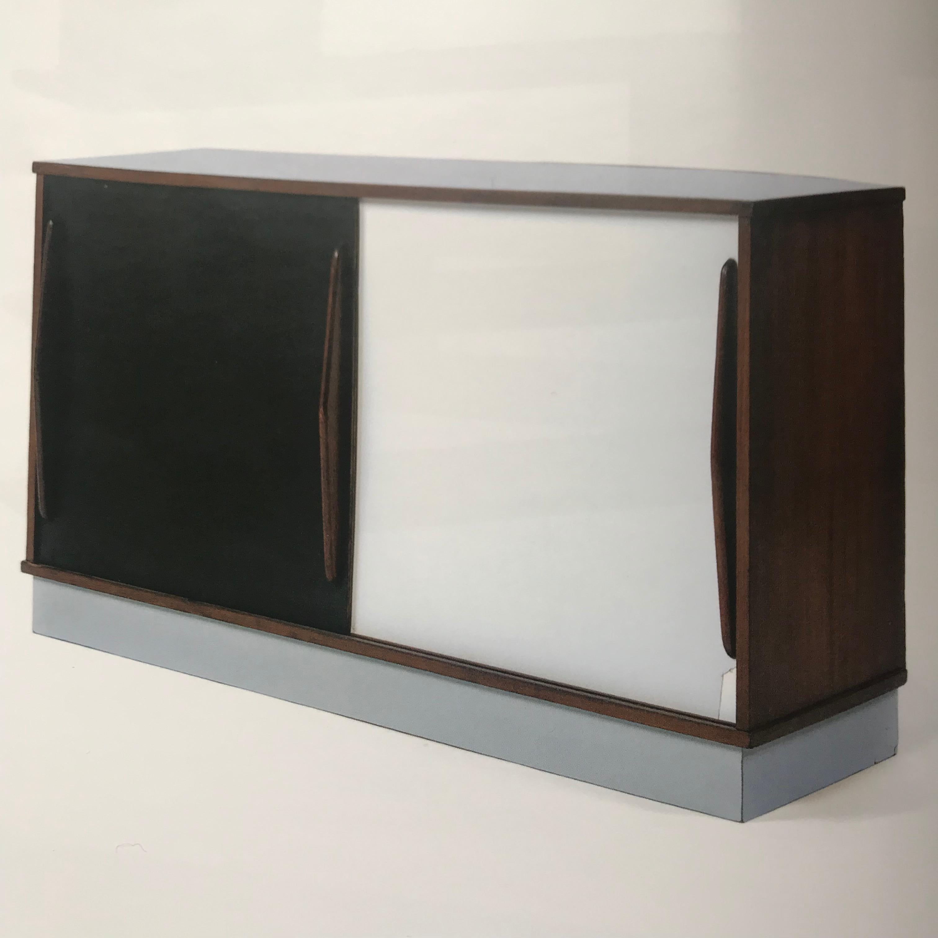 Charlotte Perriand
Cansado buffet in mahogany and melamine,
circa 1958
Edited by Steph Simon
Measures: H 80 x W 141 x D 40
Very good state
12900 Euros.