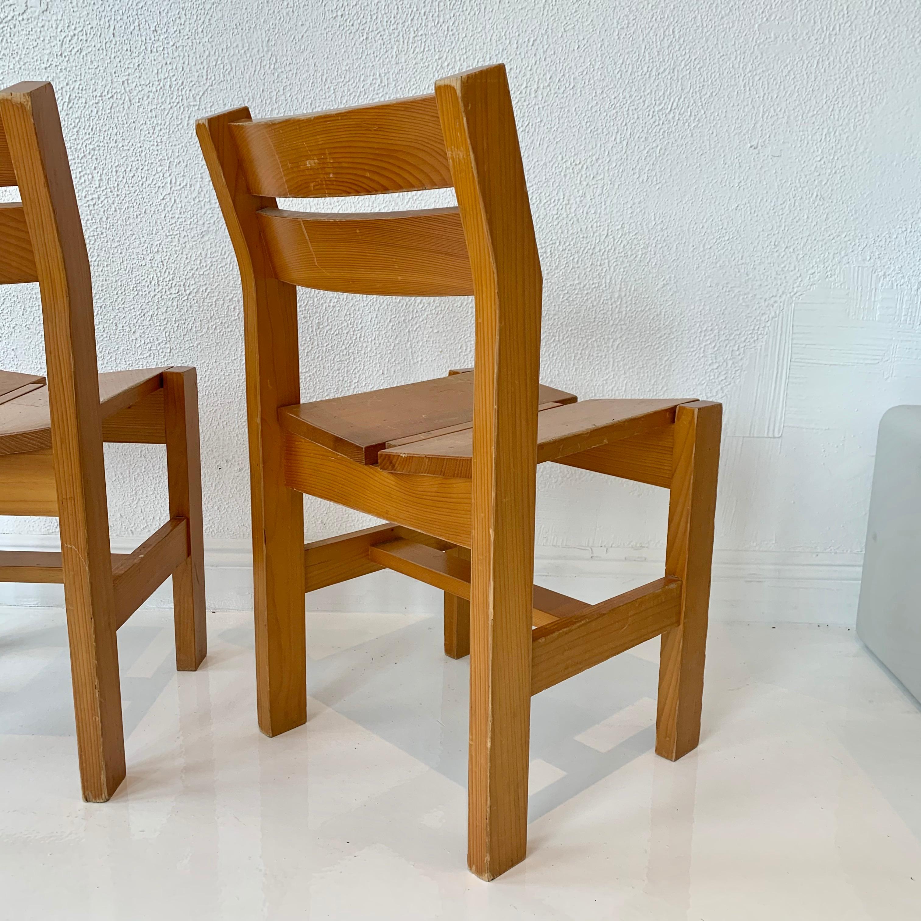 Stühle von Charlotte Perriand aus „La Cascade“ in Les Arcs, 1600 im Angebot 1