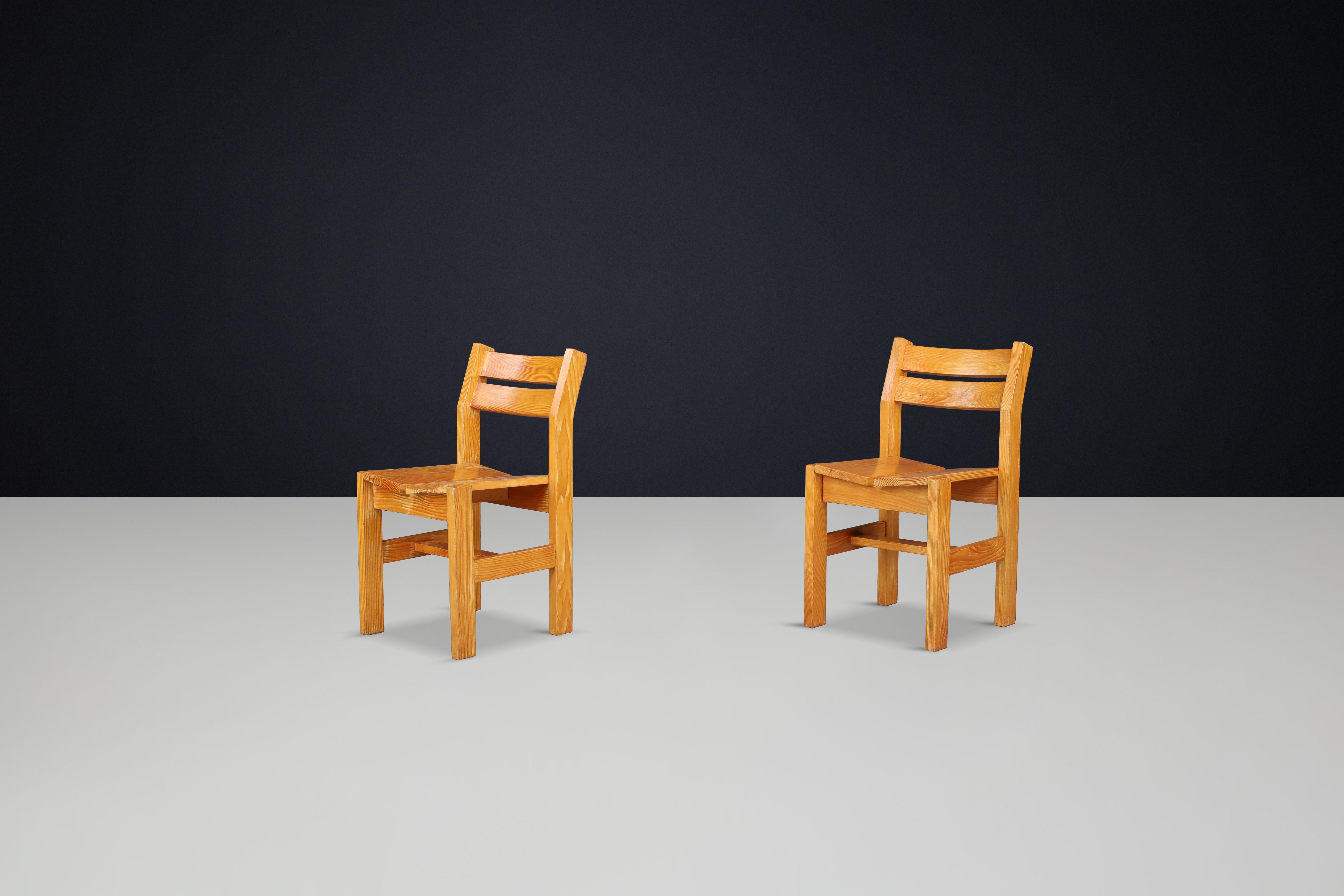 Pino Sedie di Charlotte Perriand da 