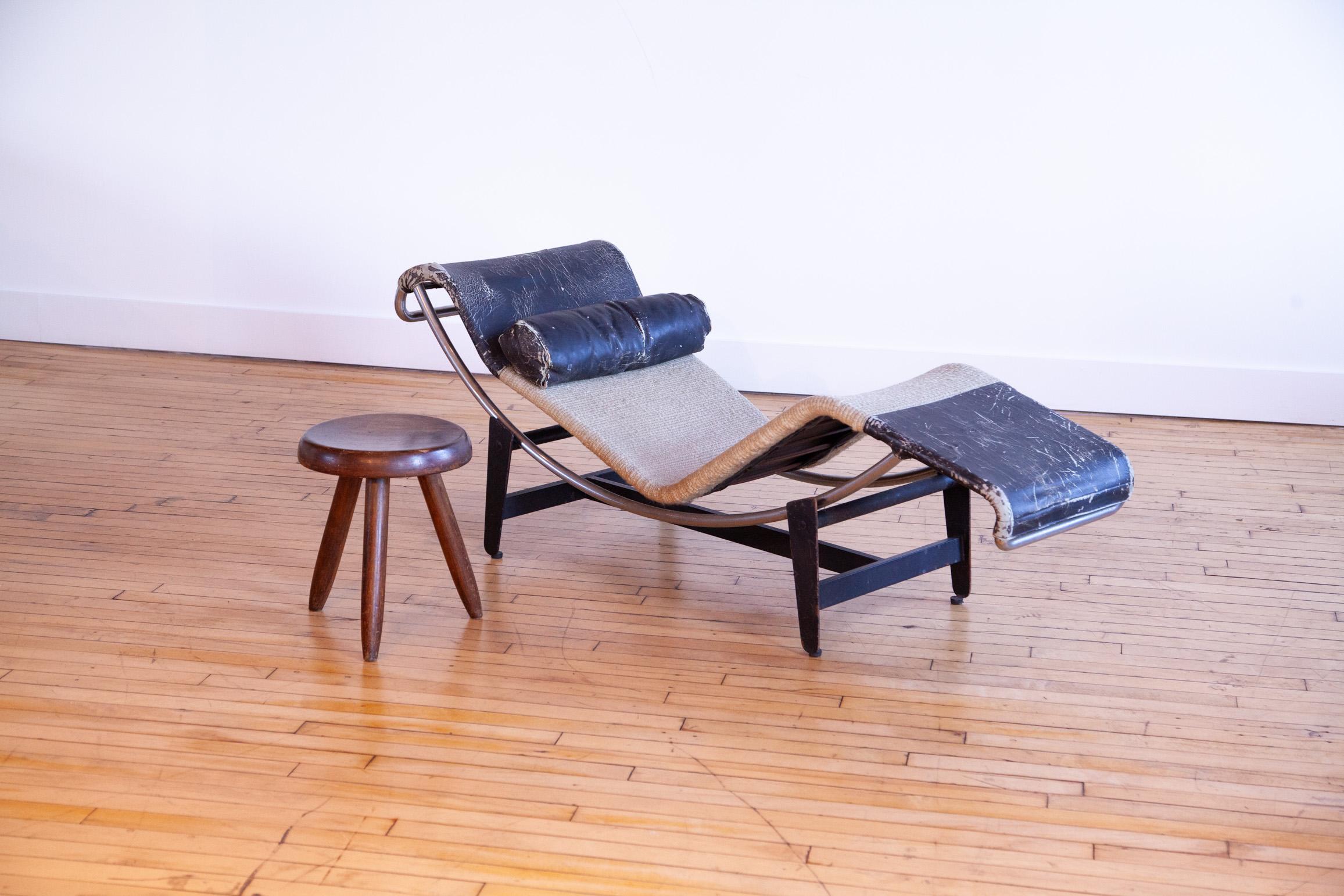 Chaise Le Corbusier producida por Wohnbedarf Cuero