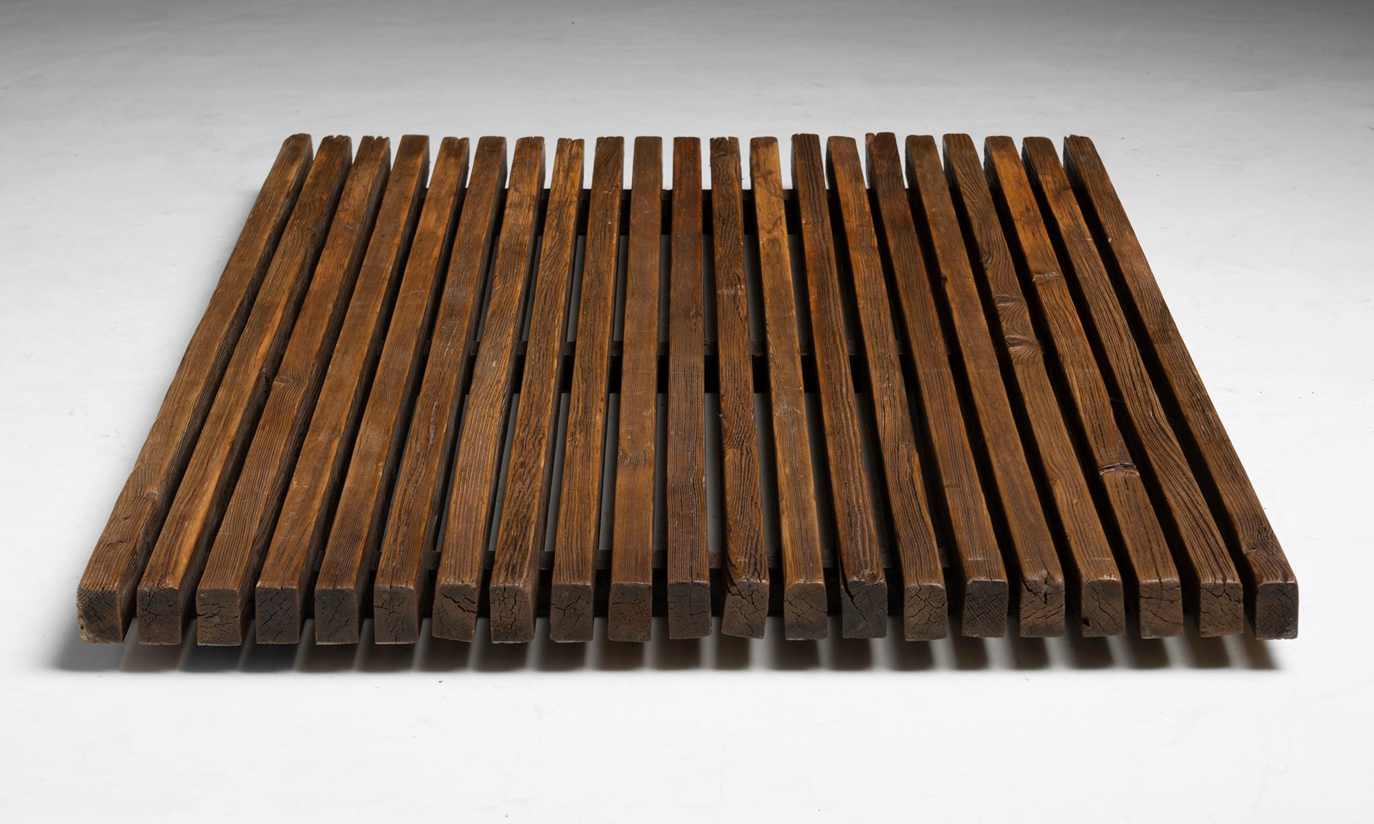 Français Table basse Charlotte Perriand, France circa 1960 en vente