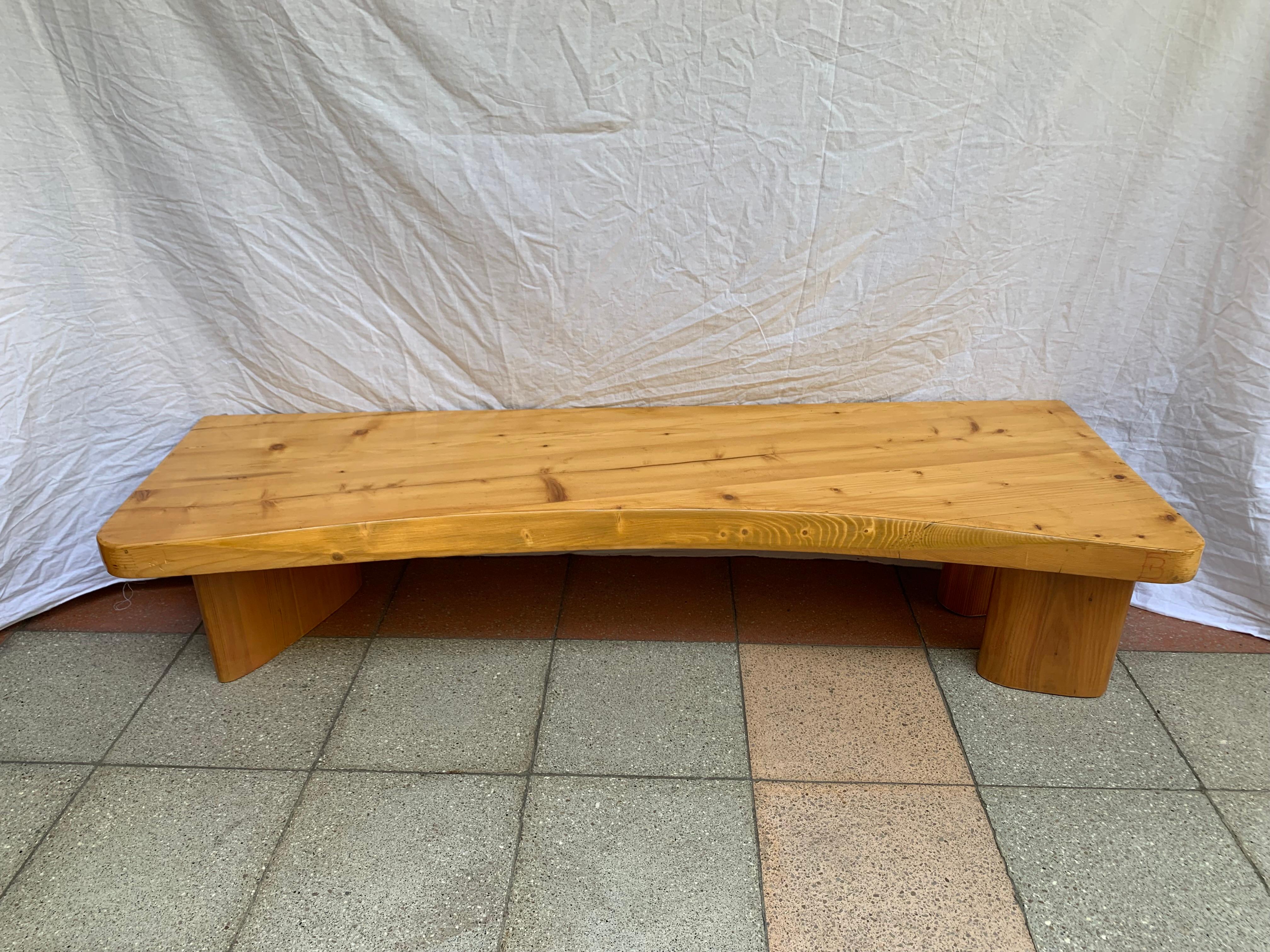 Charlotte Perriand coffee table -Les Arcs 1969
Cabinetmaker's coffee table from a free-form top by Charlotte Perriand.

Dimensions: L 151 x P 50 x H 32.