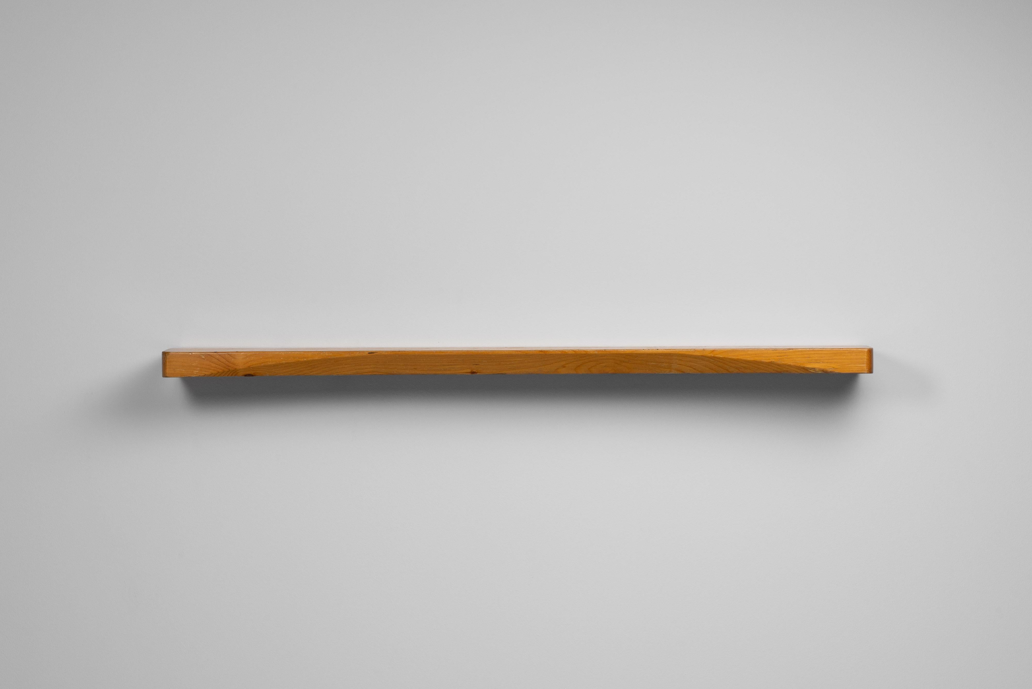 This rare console bar top by Charlotte Perriand, crafted in the 1970s, is a striking design piece originating from the celebrated French ski resort, Les Arcs 2000. Initially conceived as a countertop for Les Arcs 2000, it embodies Perriand’s design