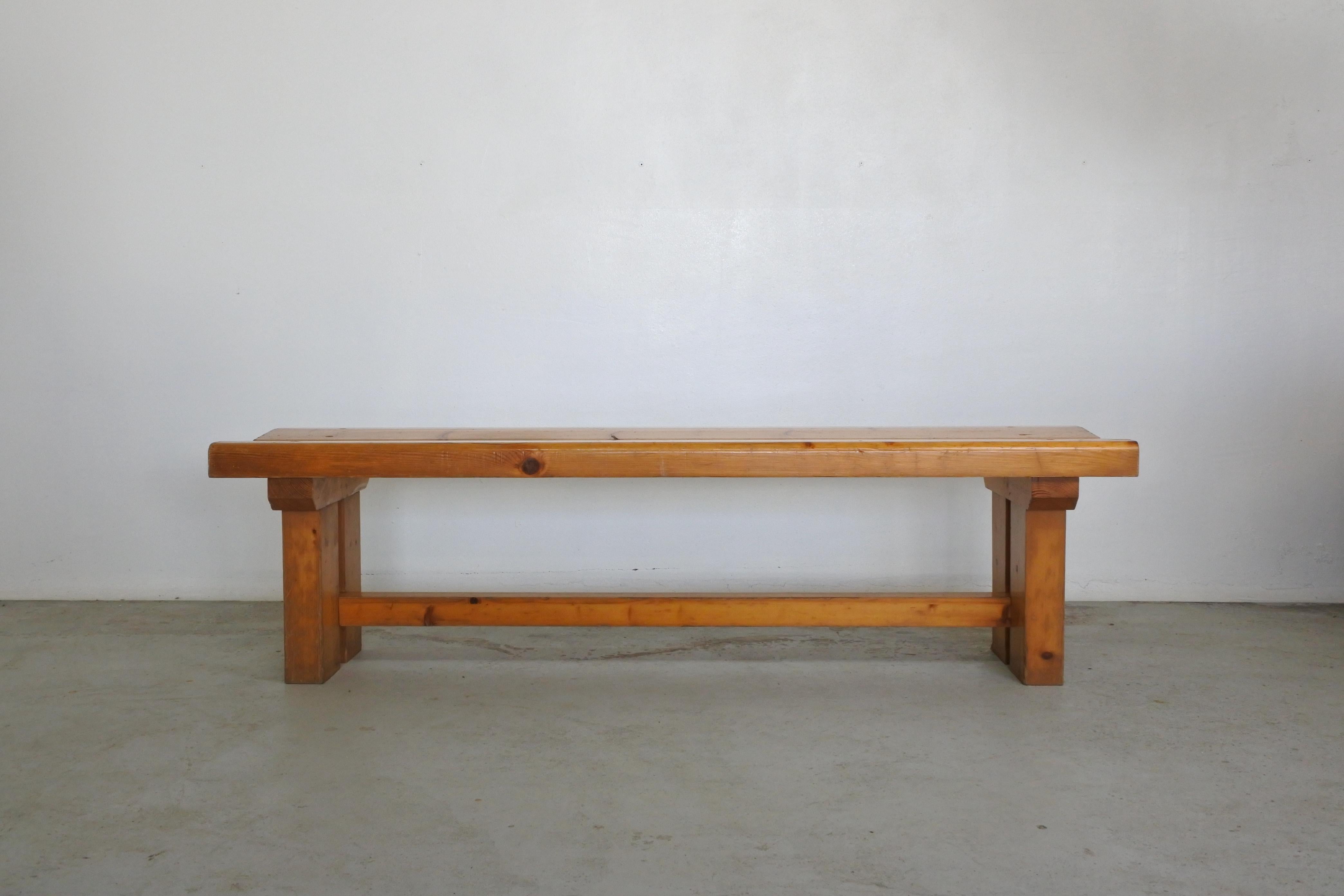 Bench by French designer and architect Charlotte Perriand.
Solid pine wood beams.
Made in 1977.
Full original condition with outstanding patina.

Provenance: Residence 