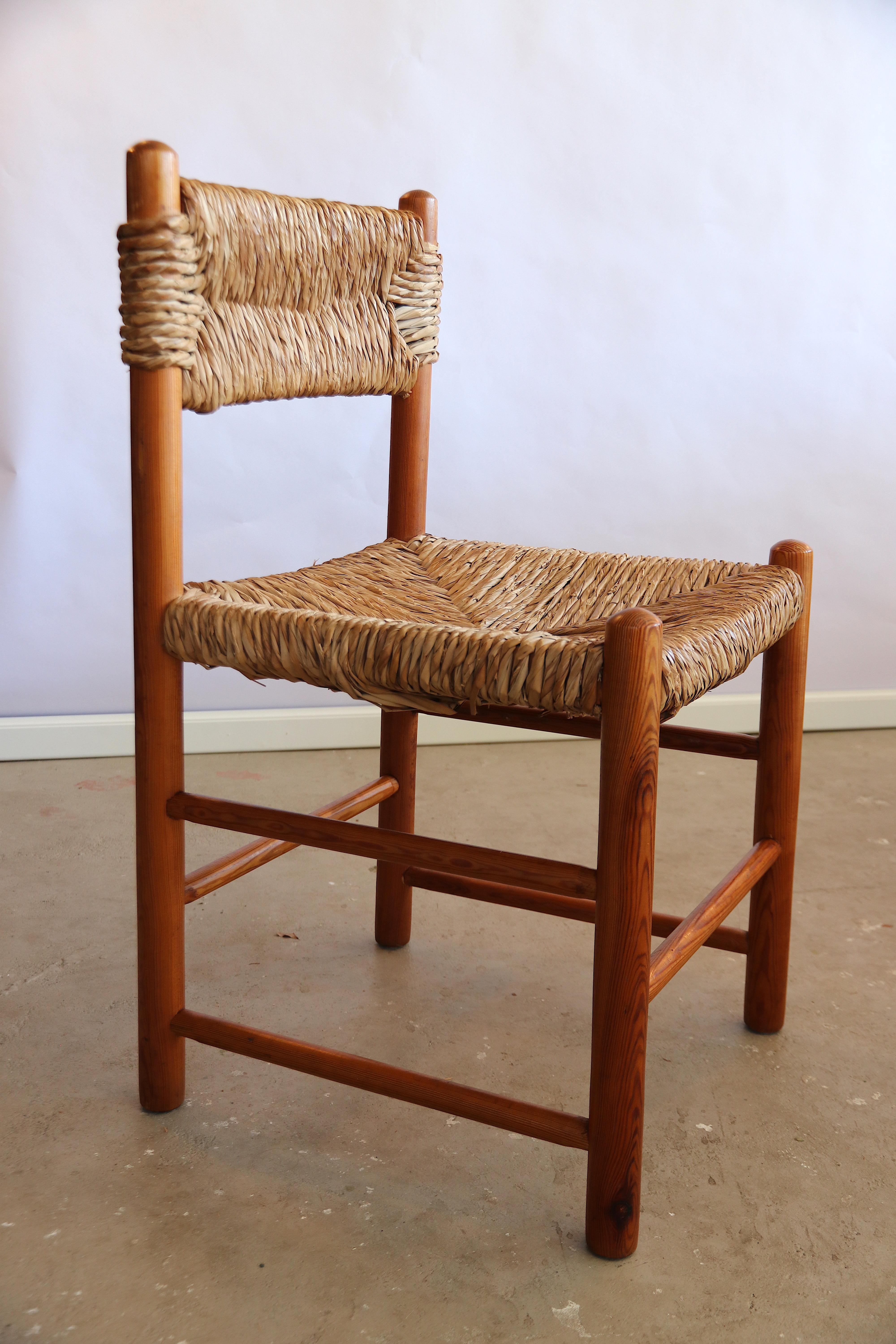 Charlotte Perriand Dordogne Stroh-Esszimmerstuhl für Robert Sentou, 4 Stück verfügbar (Holz) im Angebot