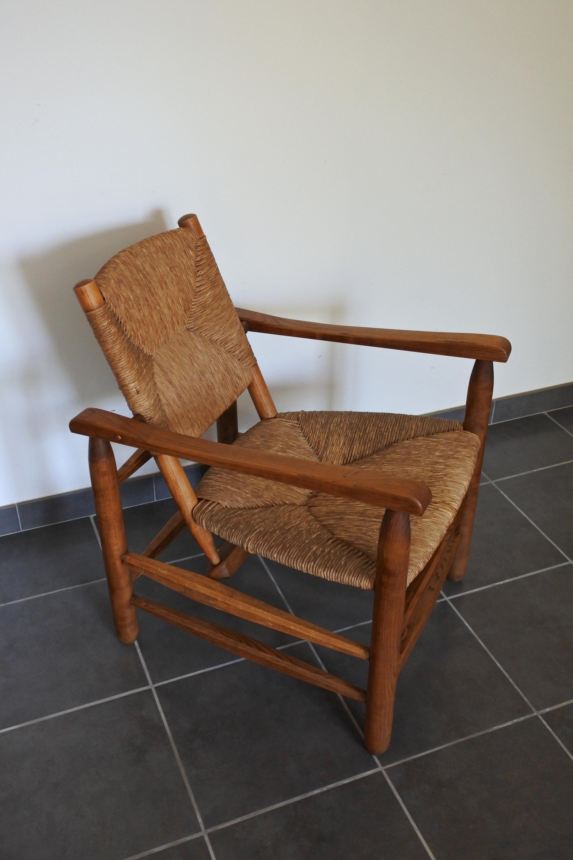 Charlotte Perriand Early Rush Armchair N°21, Solid Wood and Straw, France In Good Condition In La Teste De Buch, FR