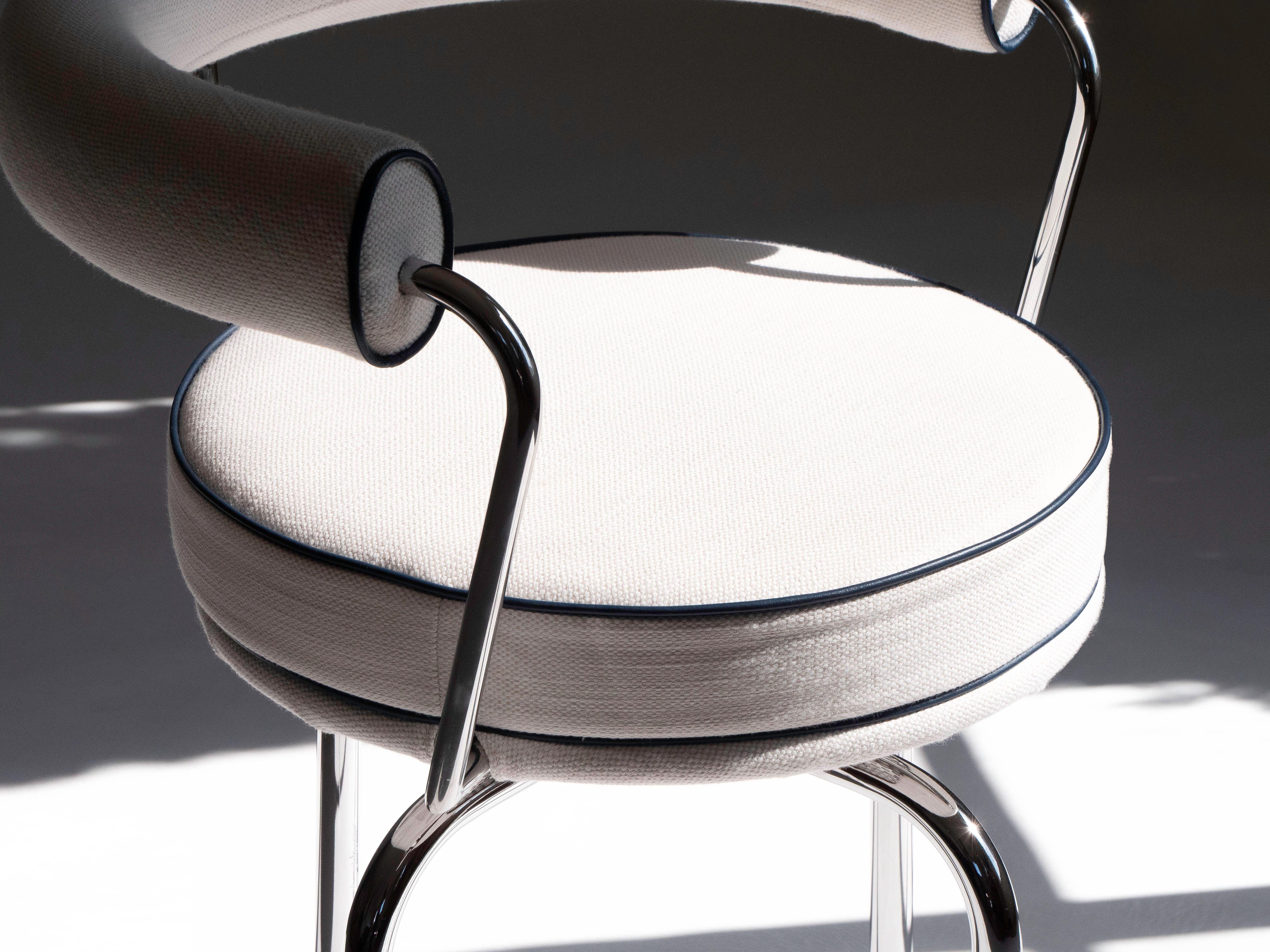 Charlotte Perriand for Cassina LC7 Swivel Chair / Fauteuil Tournant 3