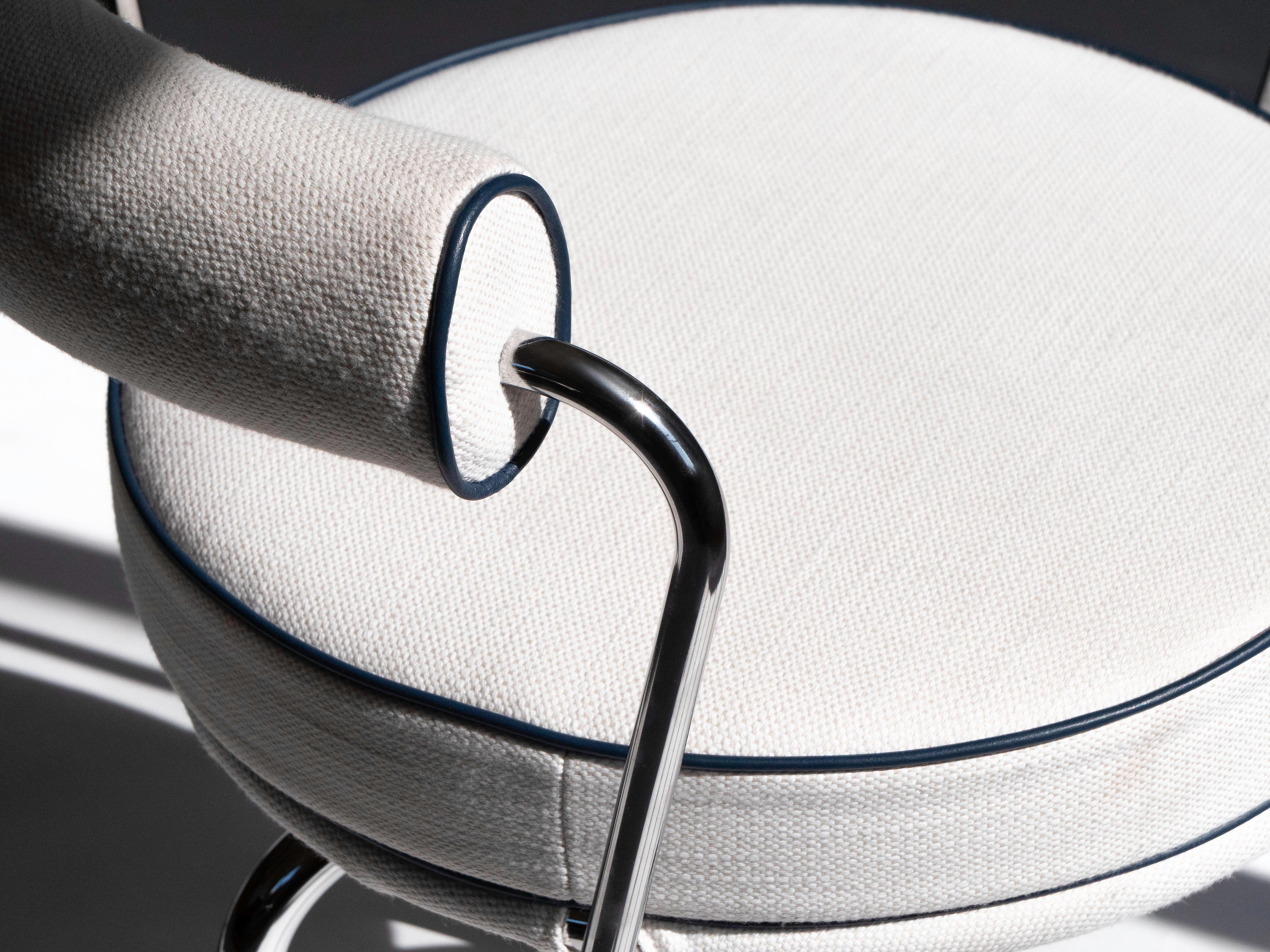 Charlotte Perriand for Cassina LC7 Swivel Chair / Fauteuil Tournant 4
