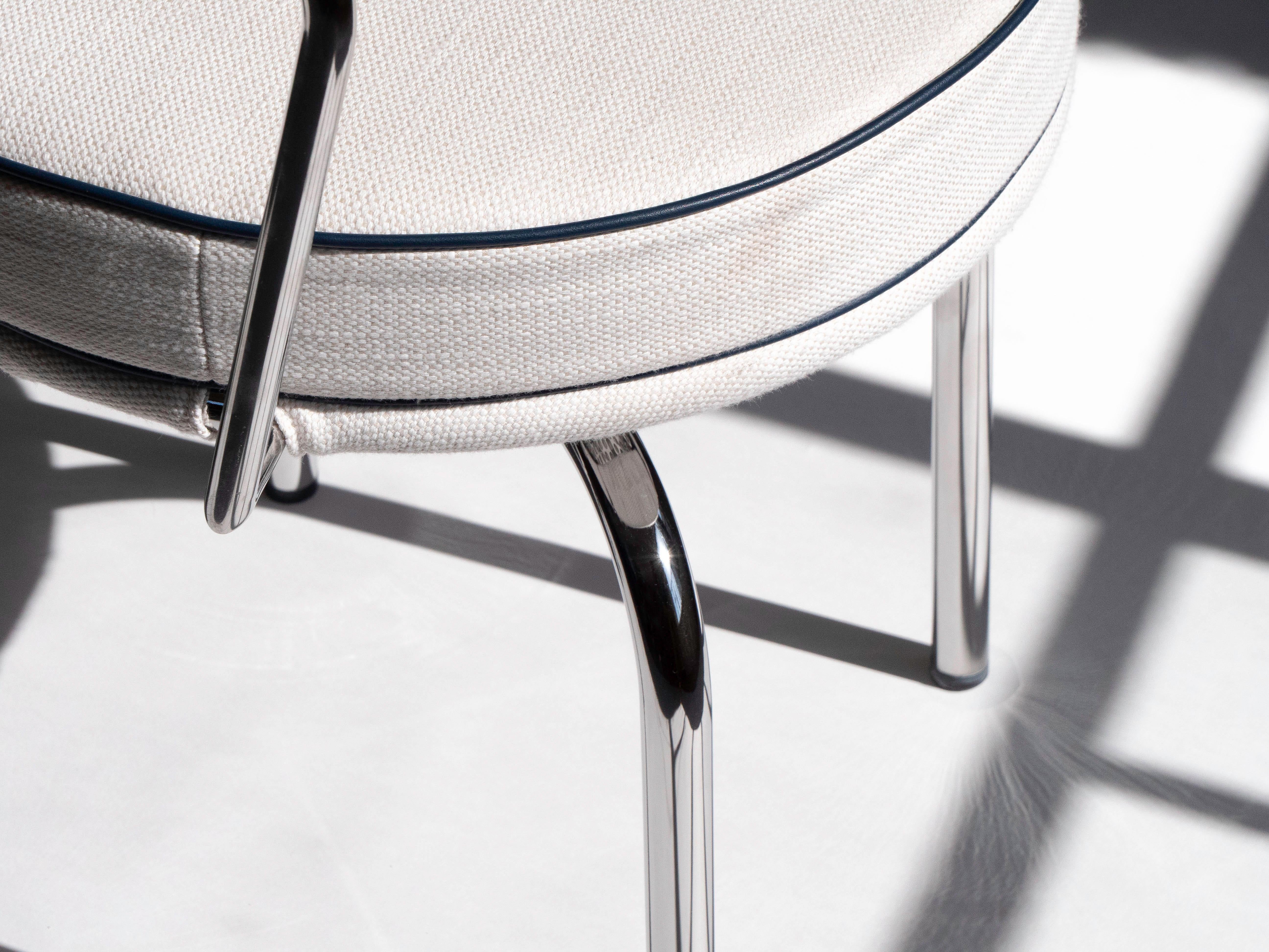 Charlotte Perriand for Cassina LC7 Swivel Chair / Fauteuil Tournant 5