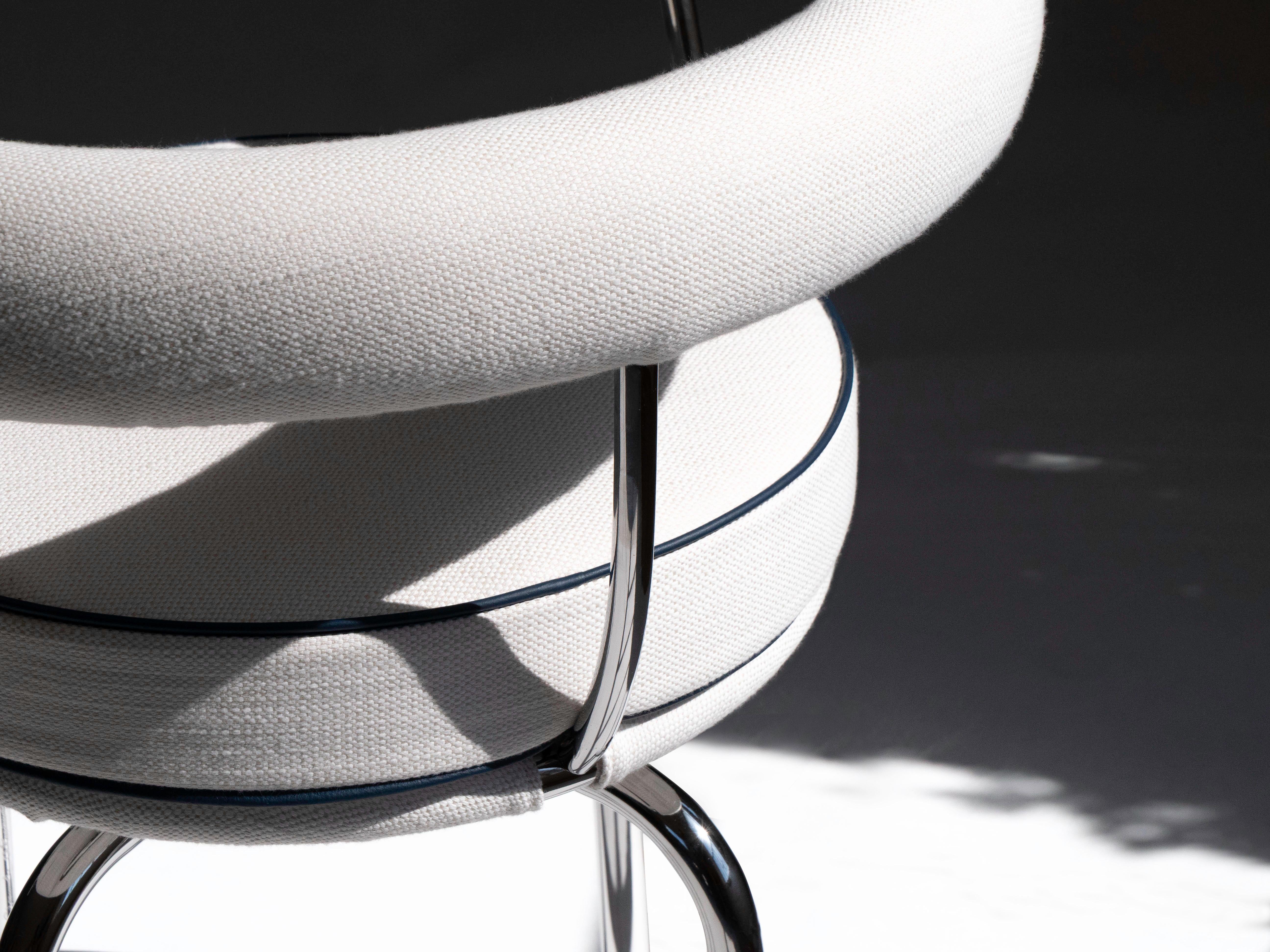 Mid-Century Modern Charlotte Perriand for Cassina LC7 Swivel Chair / Fauteuil Tournant