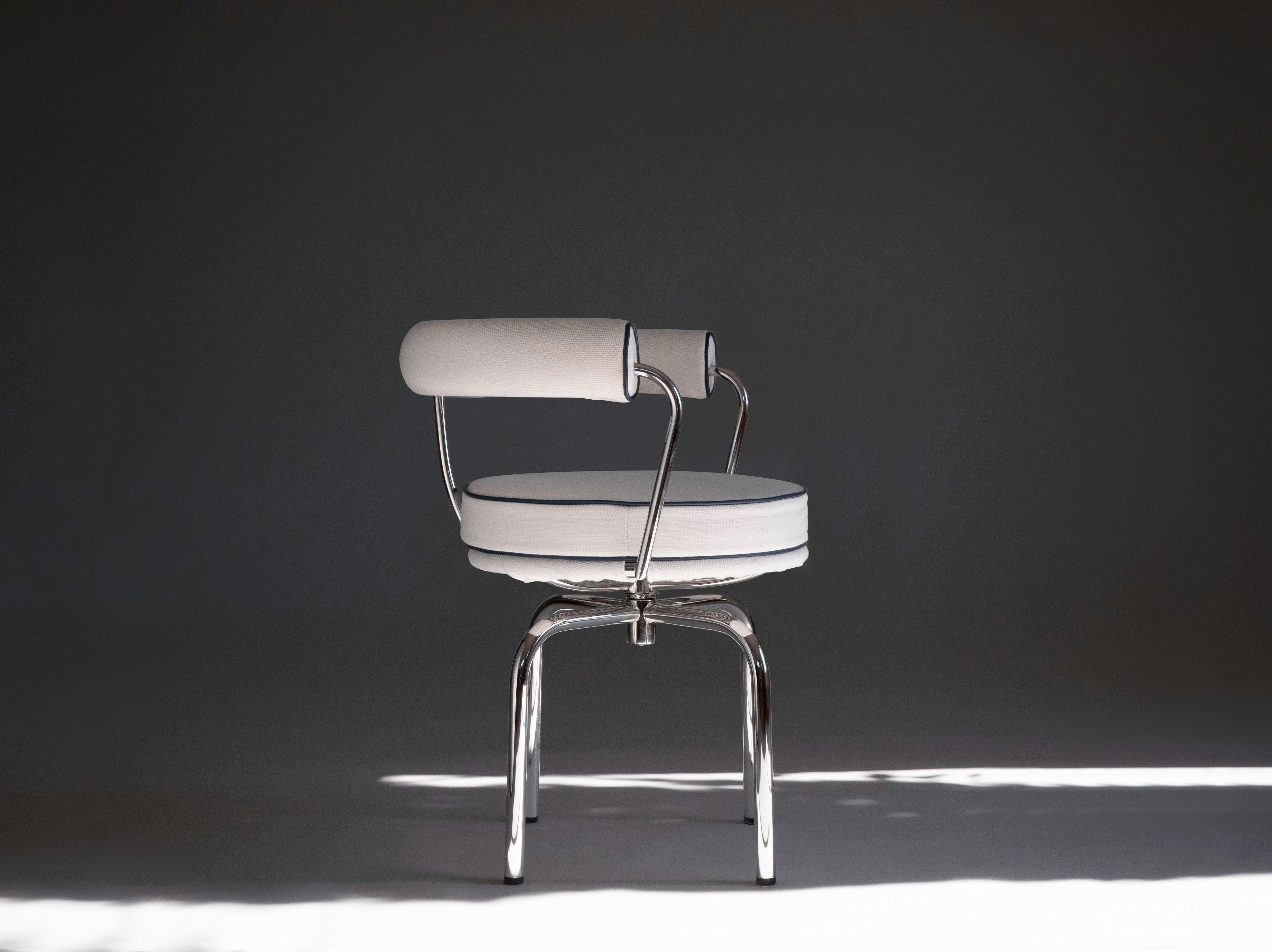 20th Century Charlotte Perriand for Cassina LC7 Swivel Chair / Fauteuil Tournant