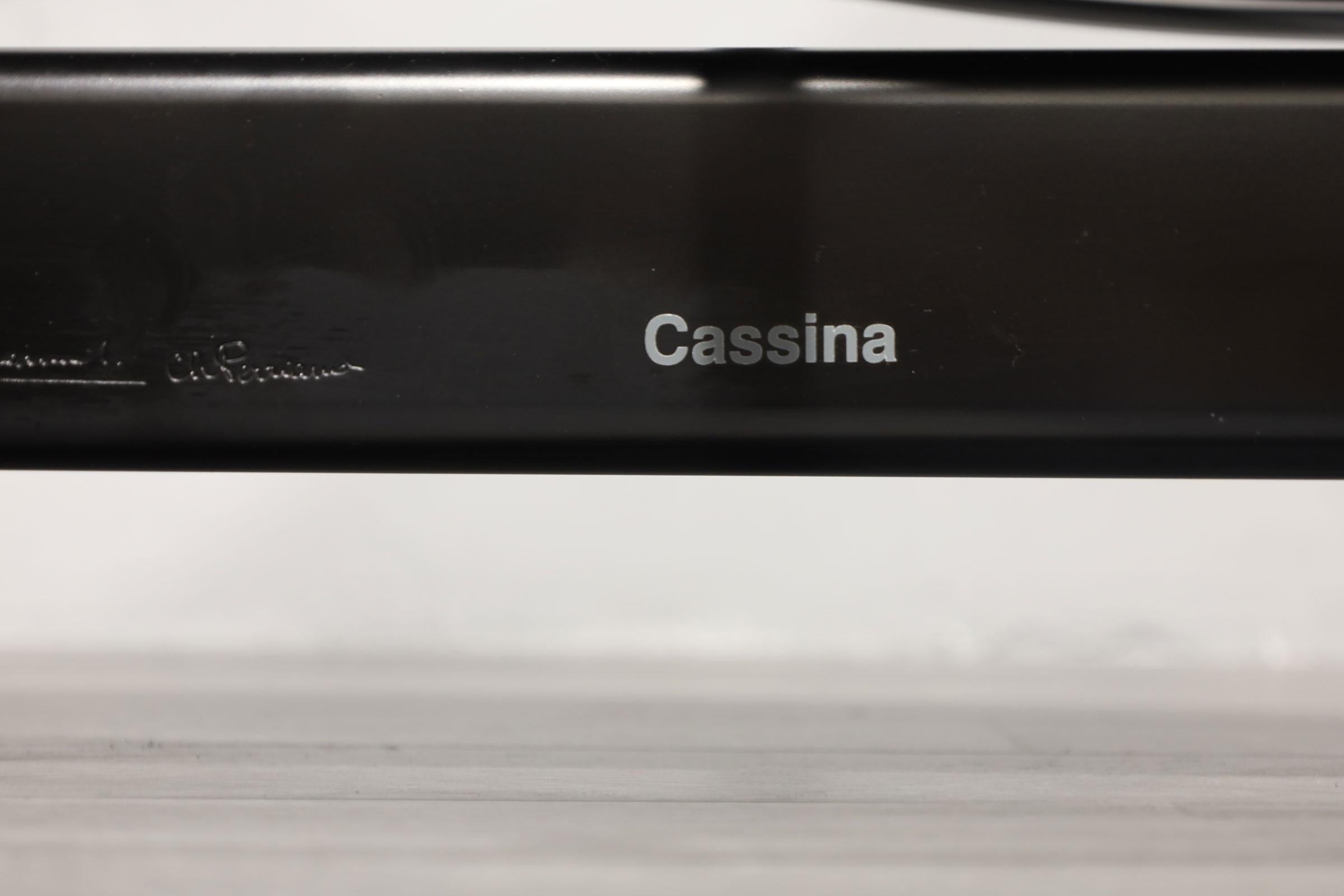 Charlotte Perriand für Lecorbusier LC4 Chaise Lounge von Cassina aus schwarzem Leder (Italienisch) im Angebot