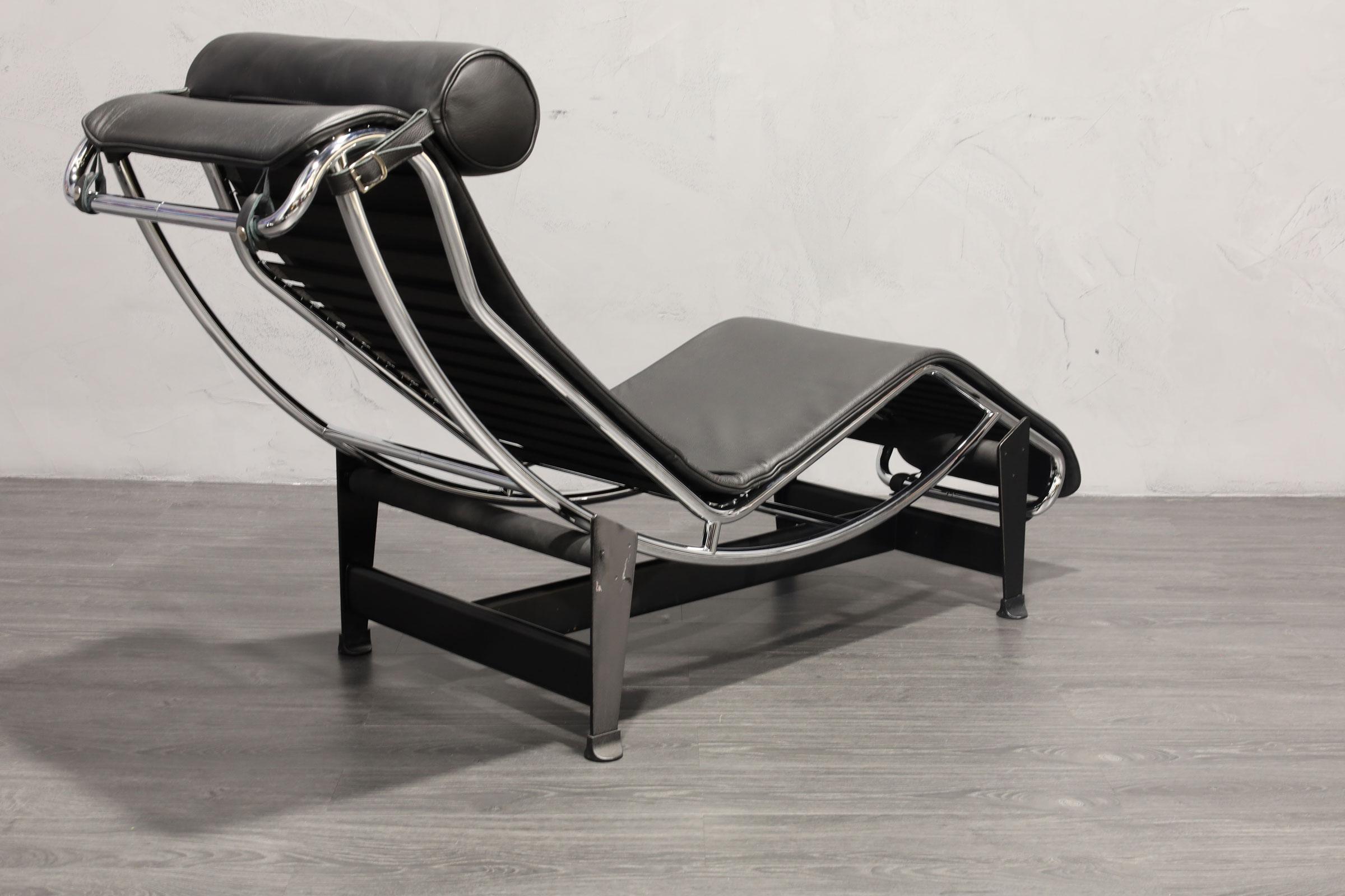Charlotte Perriand for LeCorbusier LC4 Chaise Lounge by Cassina in Black Leather In Good Condition For Sale In Dallas, TX