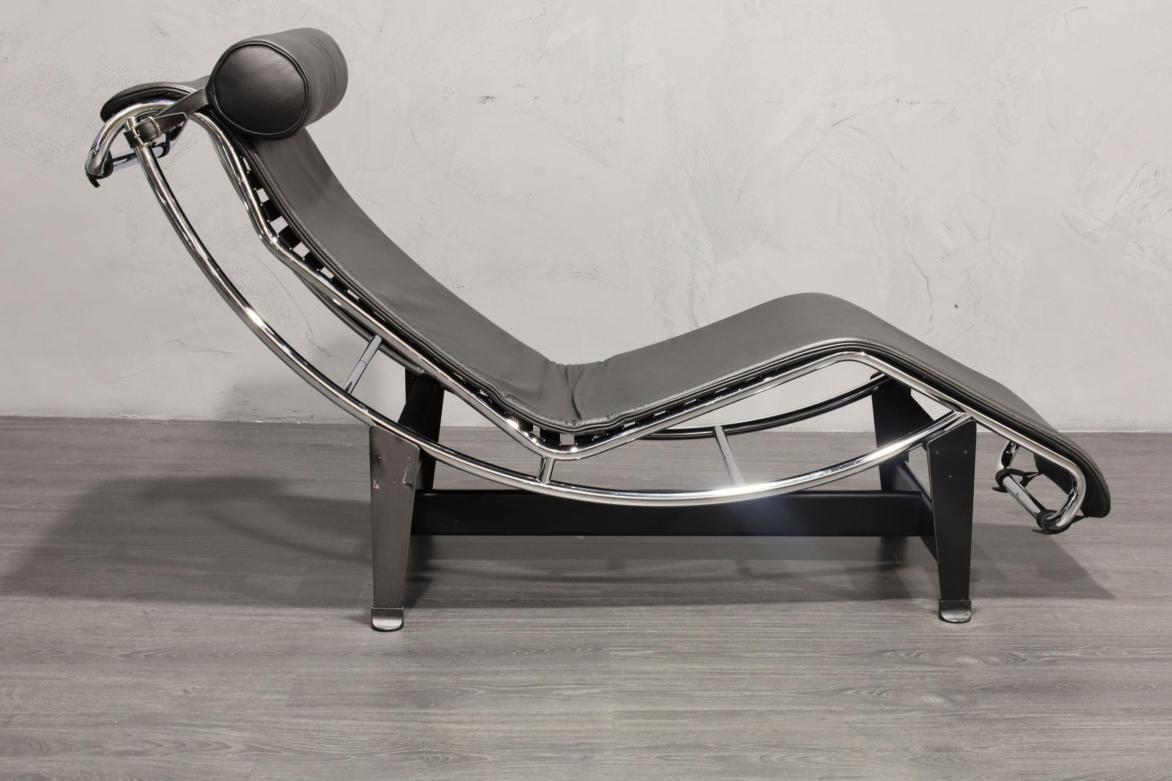 Steel Charlotte Perriand for Lecorbusier LC4 Chaise Lounge by Cassina in Black Leather For Sale