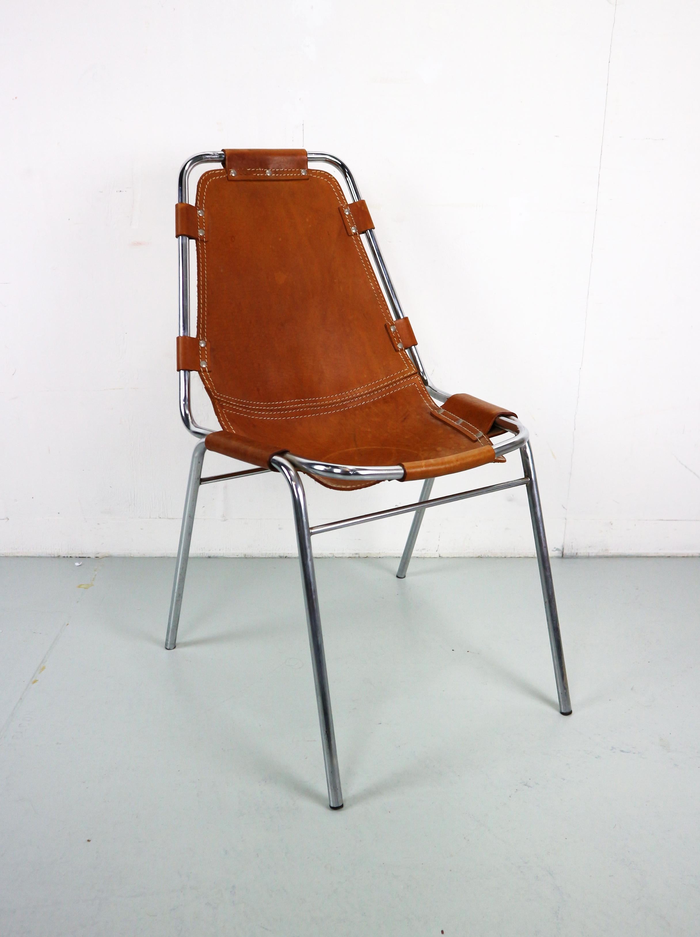 Mid-Century Modern Ensemble de 2 chaises d'appoint originales en cuir Charlotte Perriand pour « Les Arc », 1960 en vente