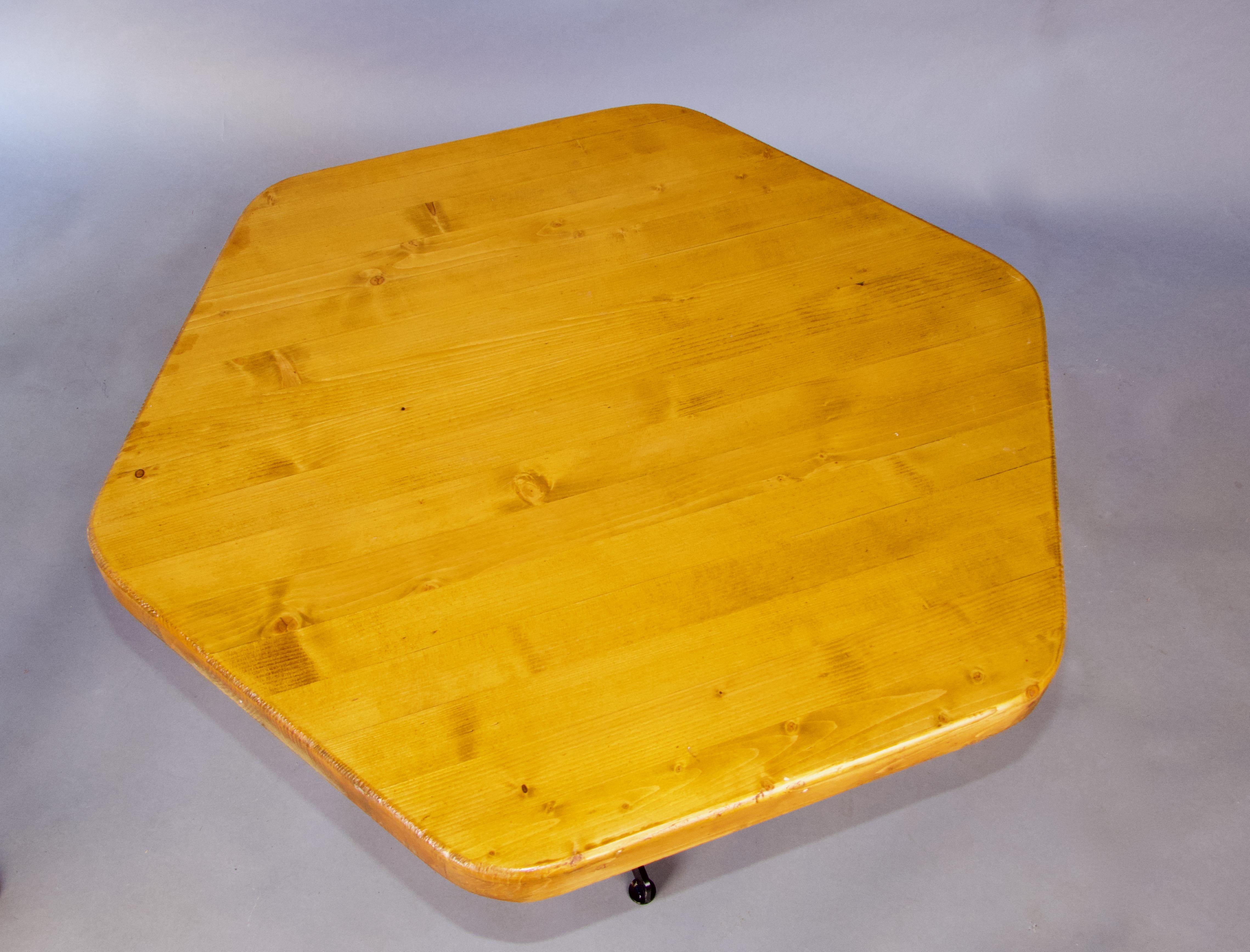 Table de salle à manger Charlotte Perriand pour les Arcs en vente 1