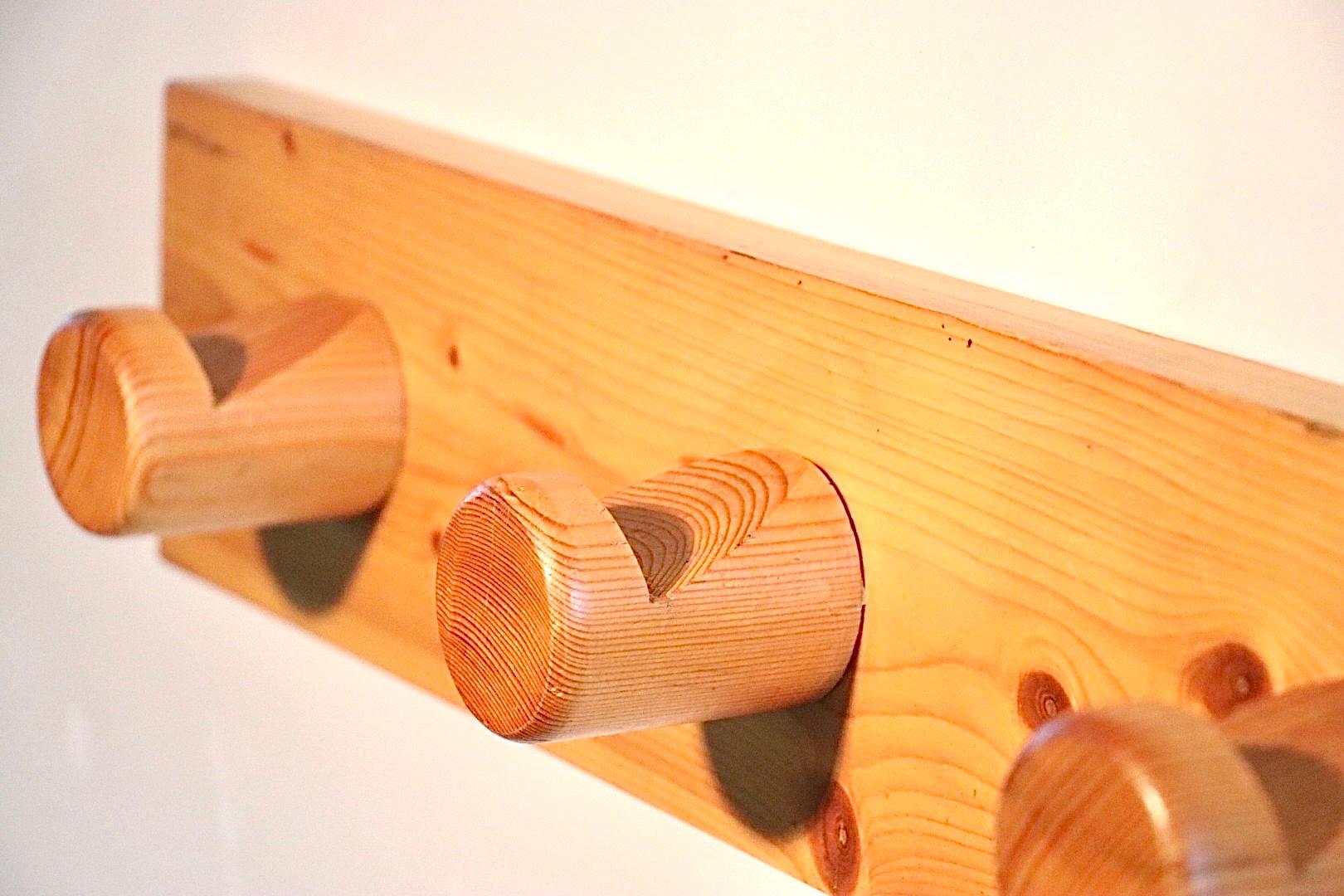 Charlotte Perriand for Les Arcs Pine Coat Rack  In Good Condition For Sale In Amsterdam, NL