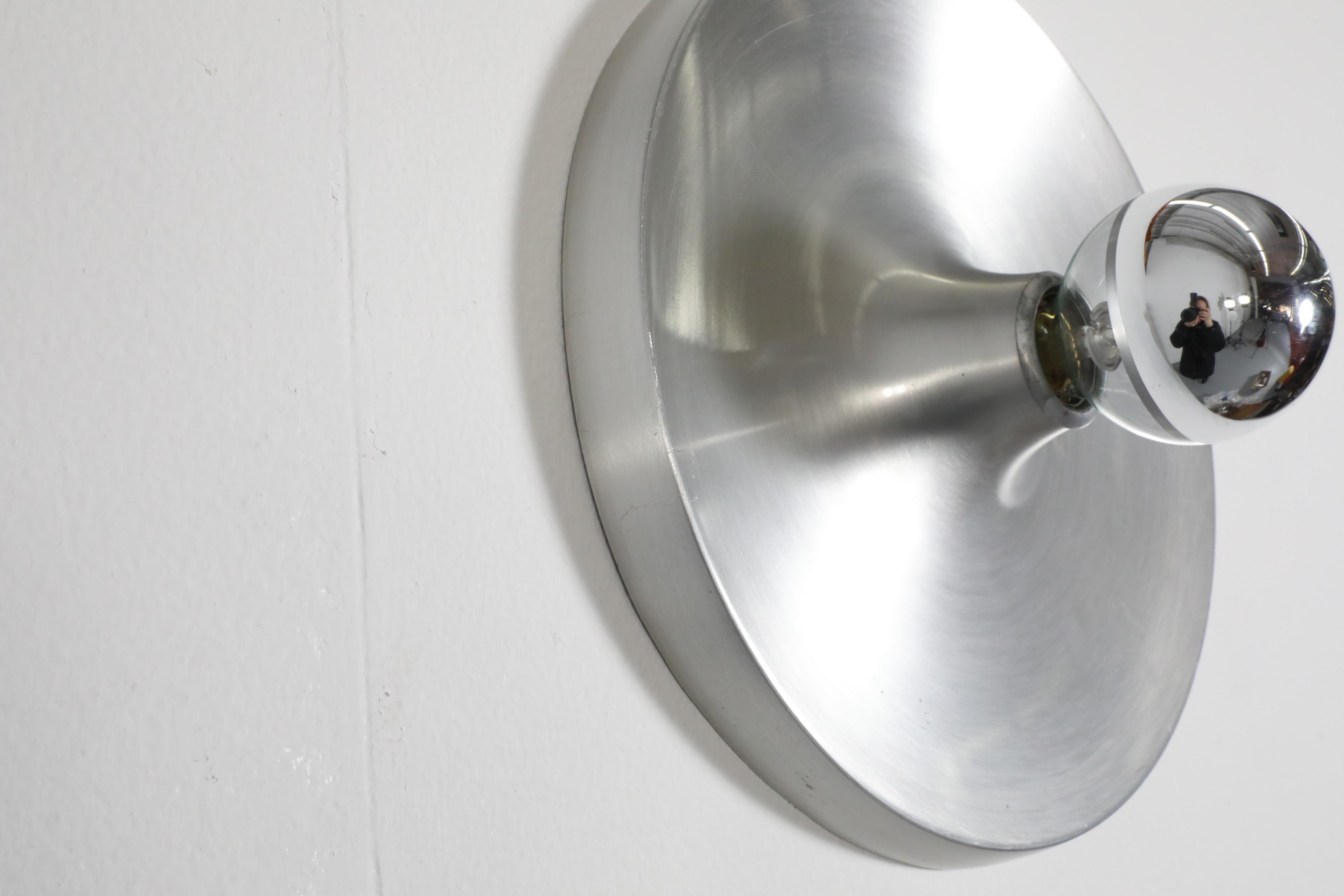 Charlotte Perriand per Les Arcs ha scelto la lampada a incasso Honsel 3